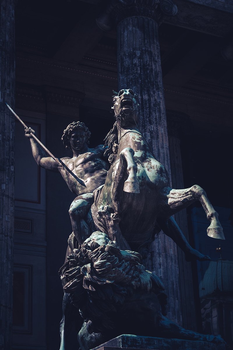 Statue-Hunter.jpg
