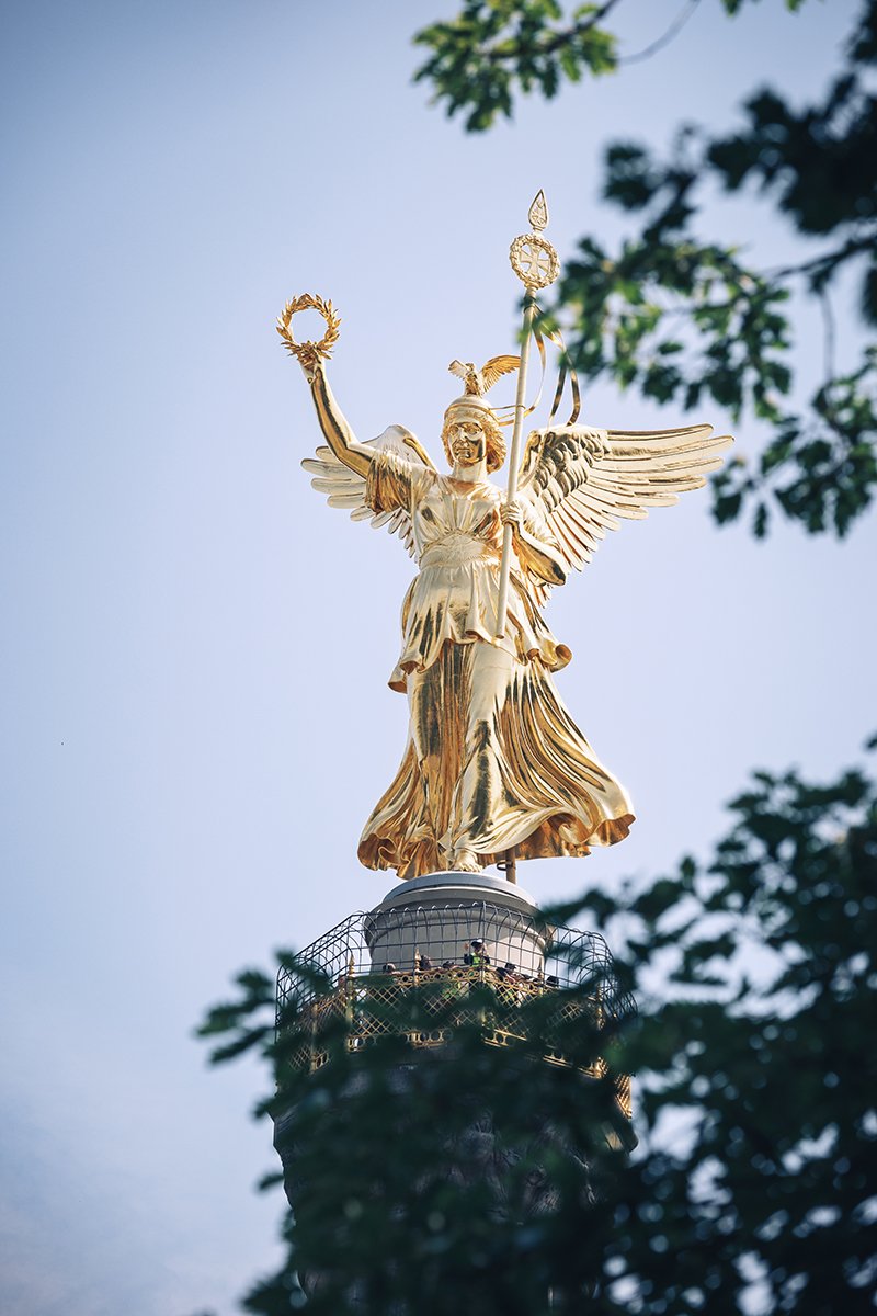 Victory-Statue.jpg