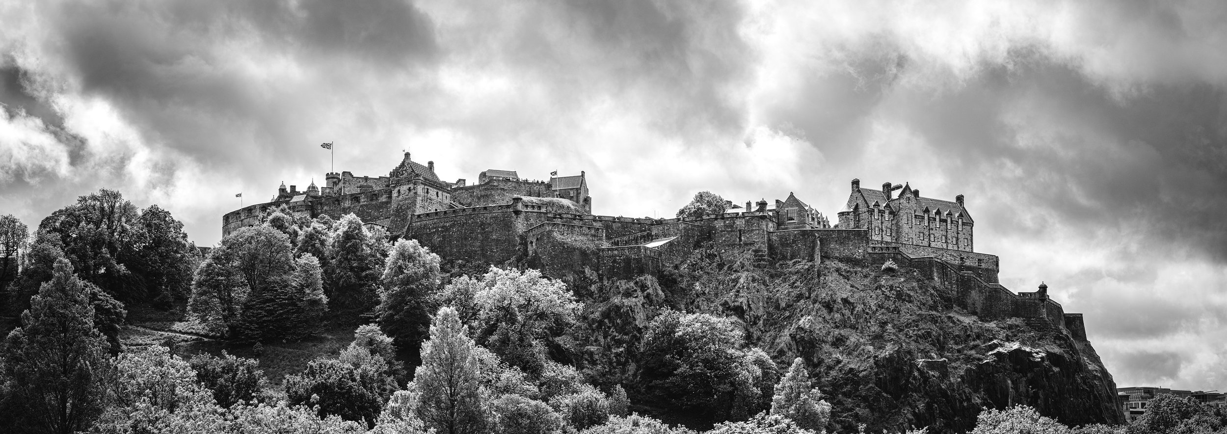 Edinburgh-castle-PanoProd.jpg
