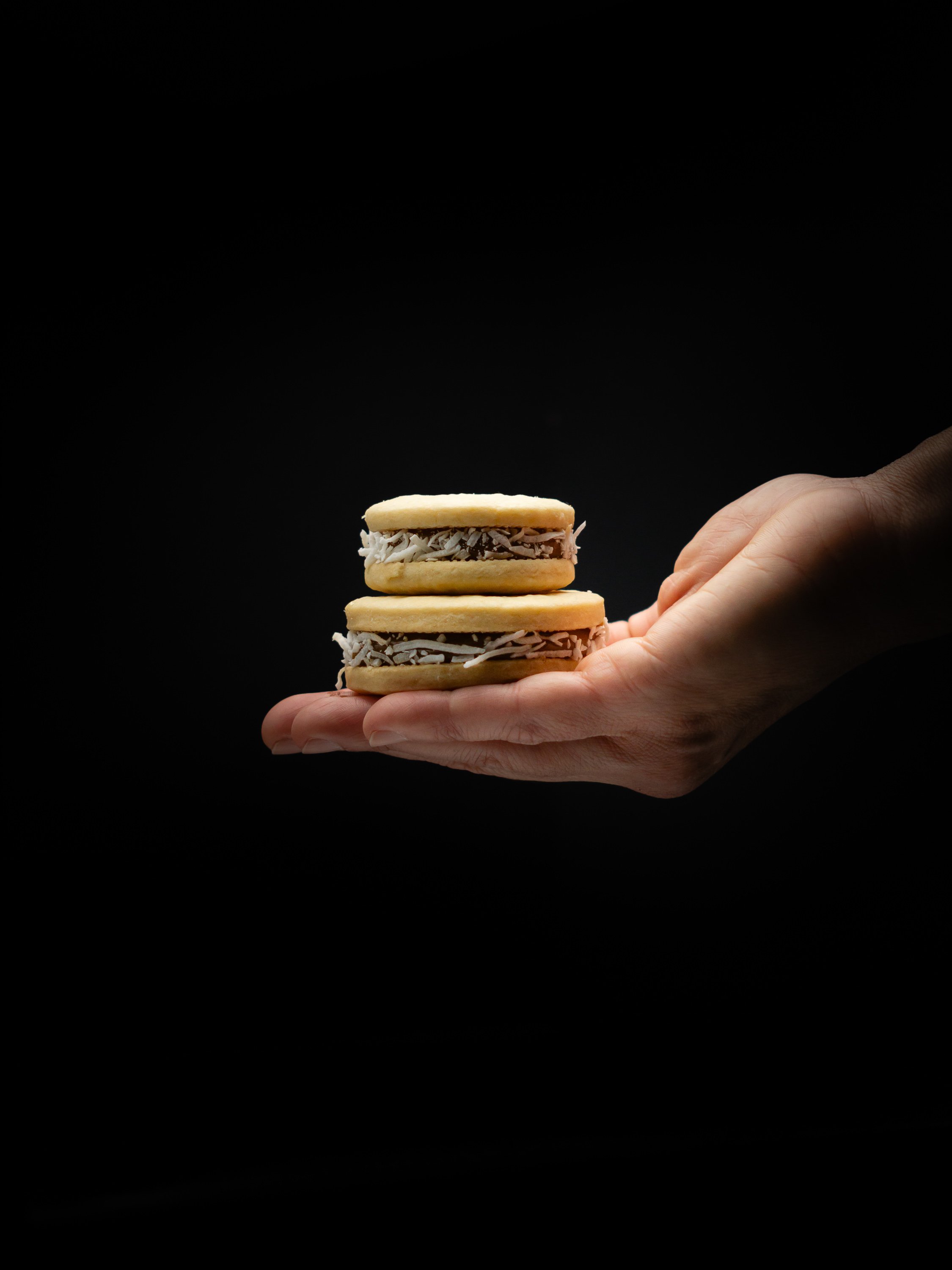 Quel_Coconut_Alfajor-1.jpg