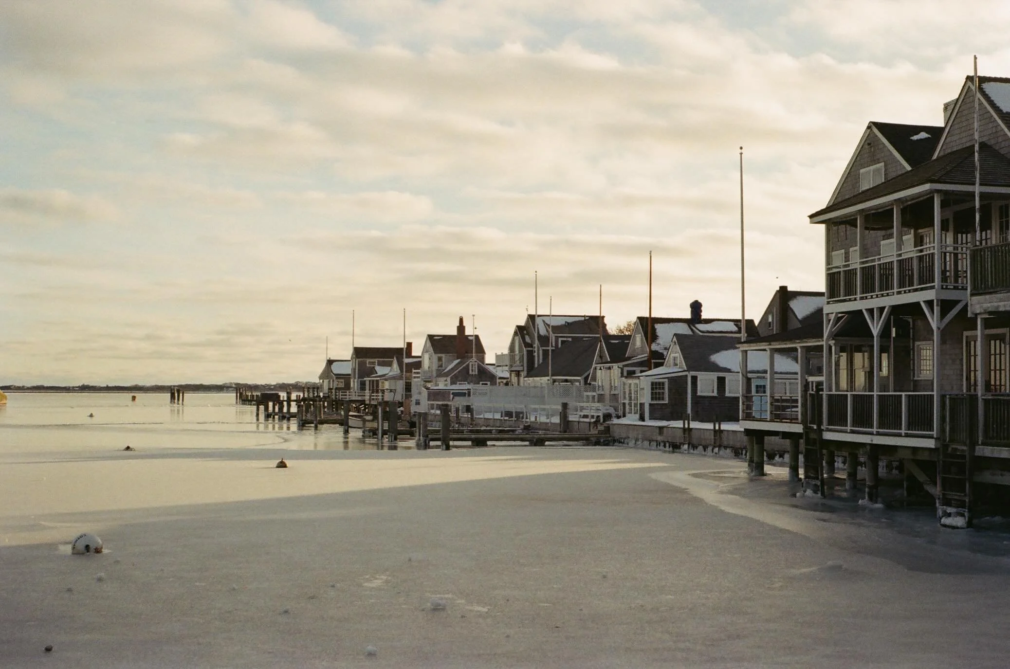 Nantucket Winter - 2026
I hate being cold, but I loved taking these photos. Even though it was mild torture to get them 🥶

#filmphotography #nantucket #nantucketwinter #winter #eastcoast @nantucket