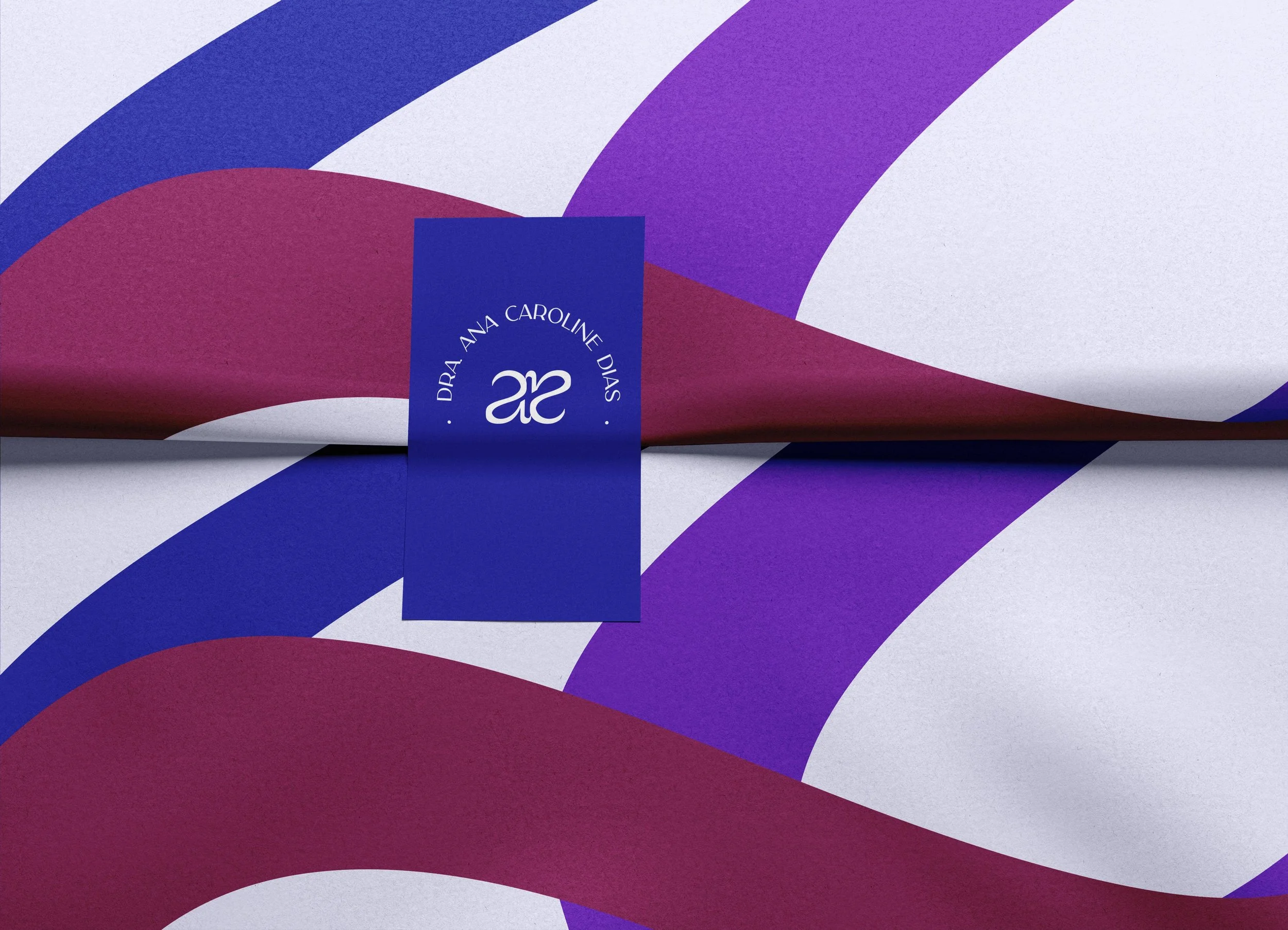 papel de seda personalizado com a identidade visual da Ana Caroline Dias.