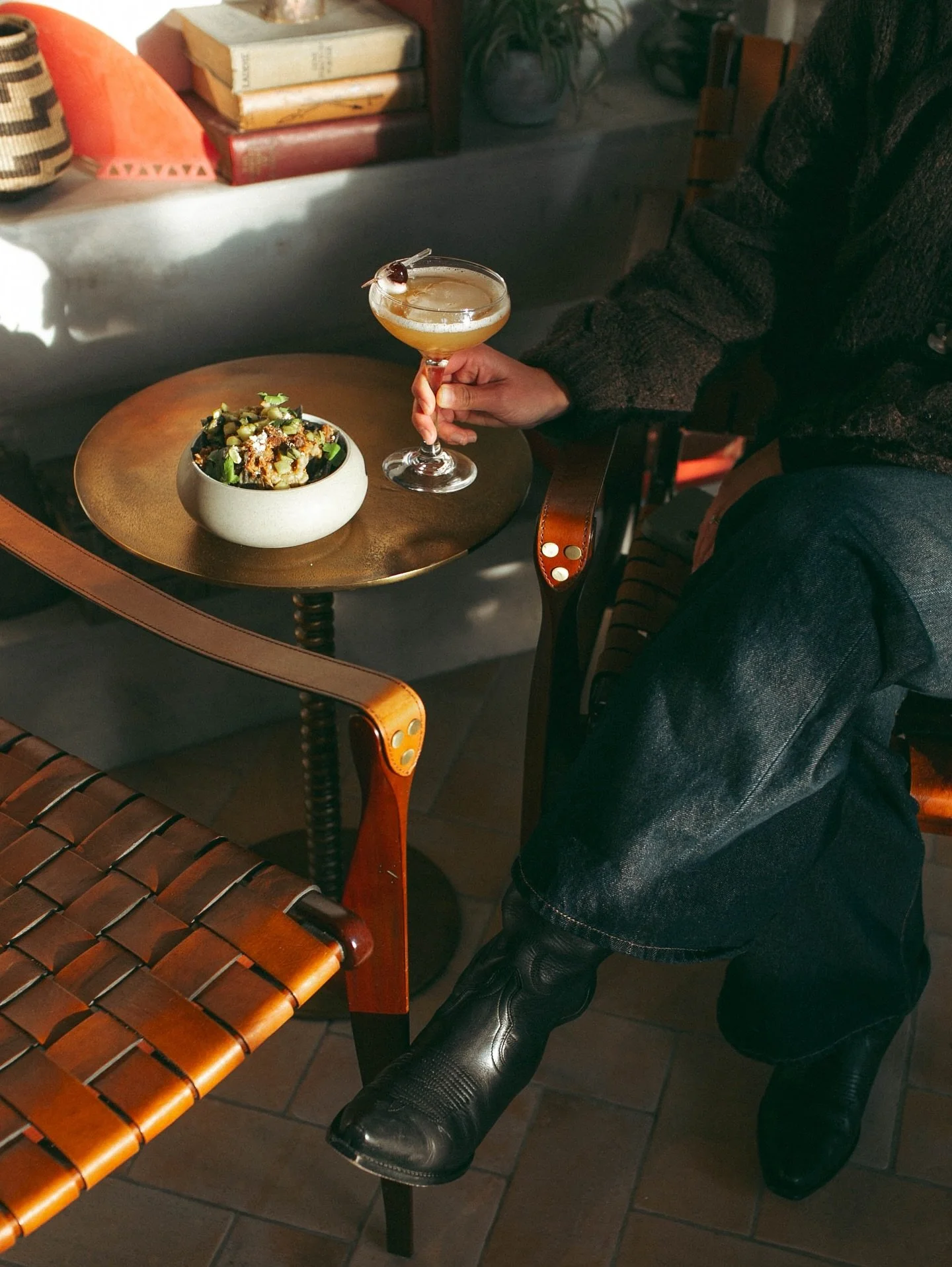 Your sign to enjoy life in the Leisure Lane this weekend. 〰️

Friday 3/6: Classic Country Vinyl | 6-9pm
Saturday 3/7:  Live Music by @ericroebuckmusic | 3-9pm