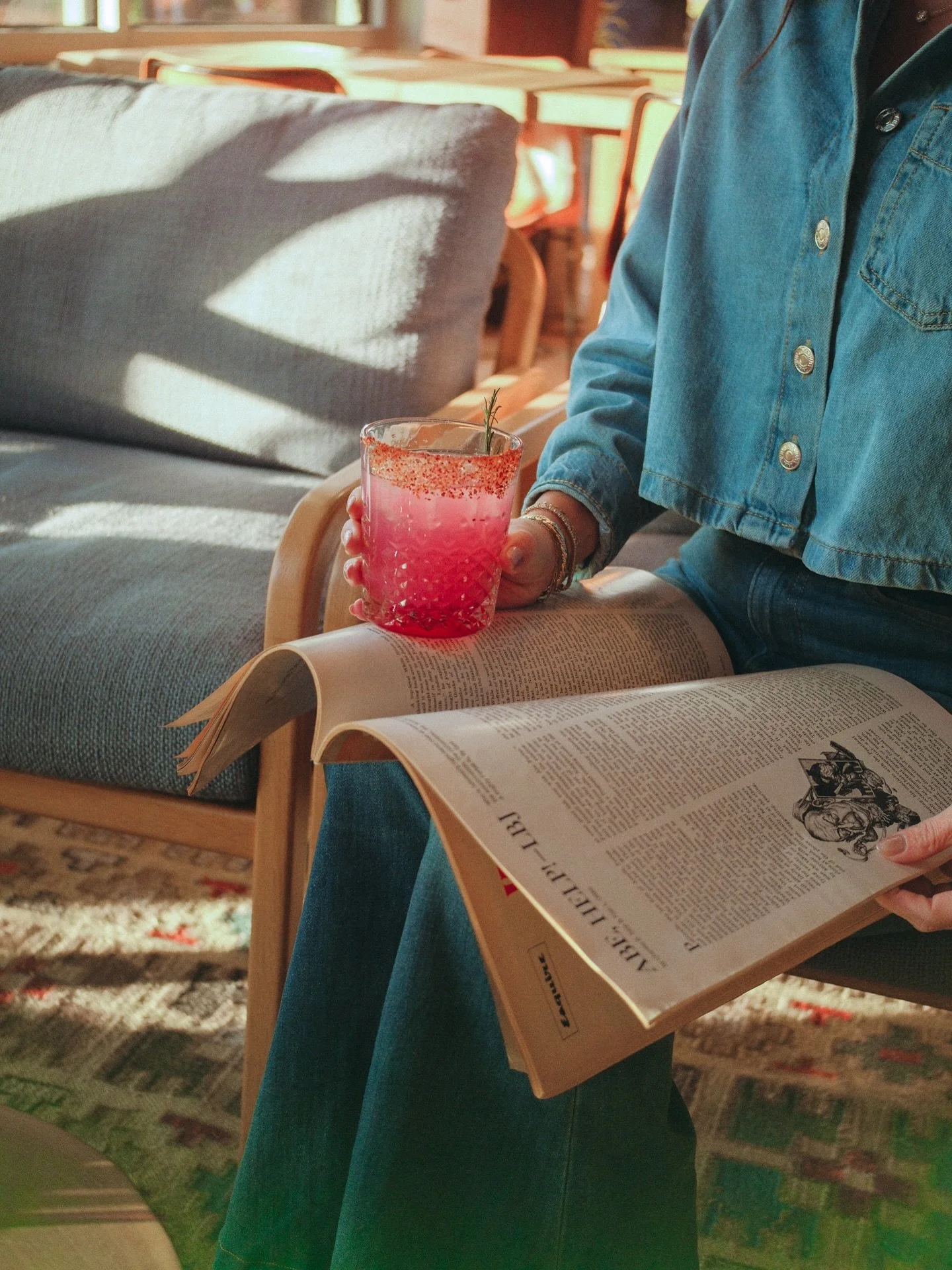 Happy Hour favorites〰️

~ $10 Cocktails
~ $6 Beer 
~ $10 Tacos
~ $5 Buckaroo Nachos

ALL day Mondays 
2-6pm | T-F 🍻