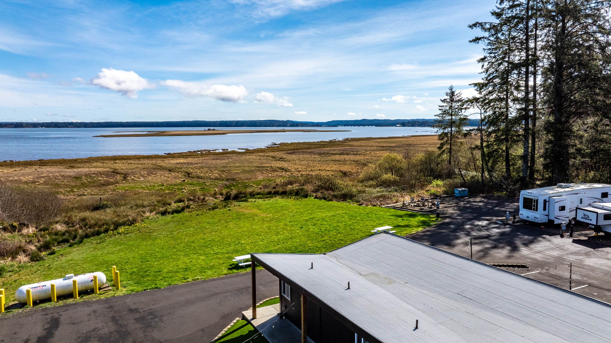 south-bay-hotel-drone-westport-wa-adventuring-duo-08.jpg