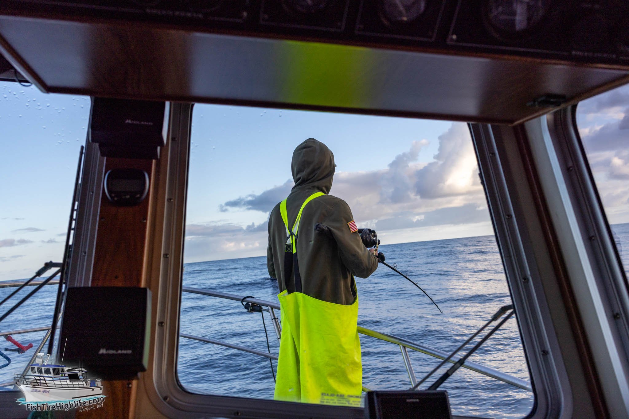 Charter-boat-highlife-photoShoot-2025-adventuring-duo-06.jpg