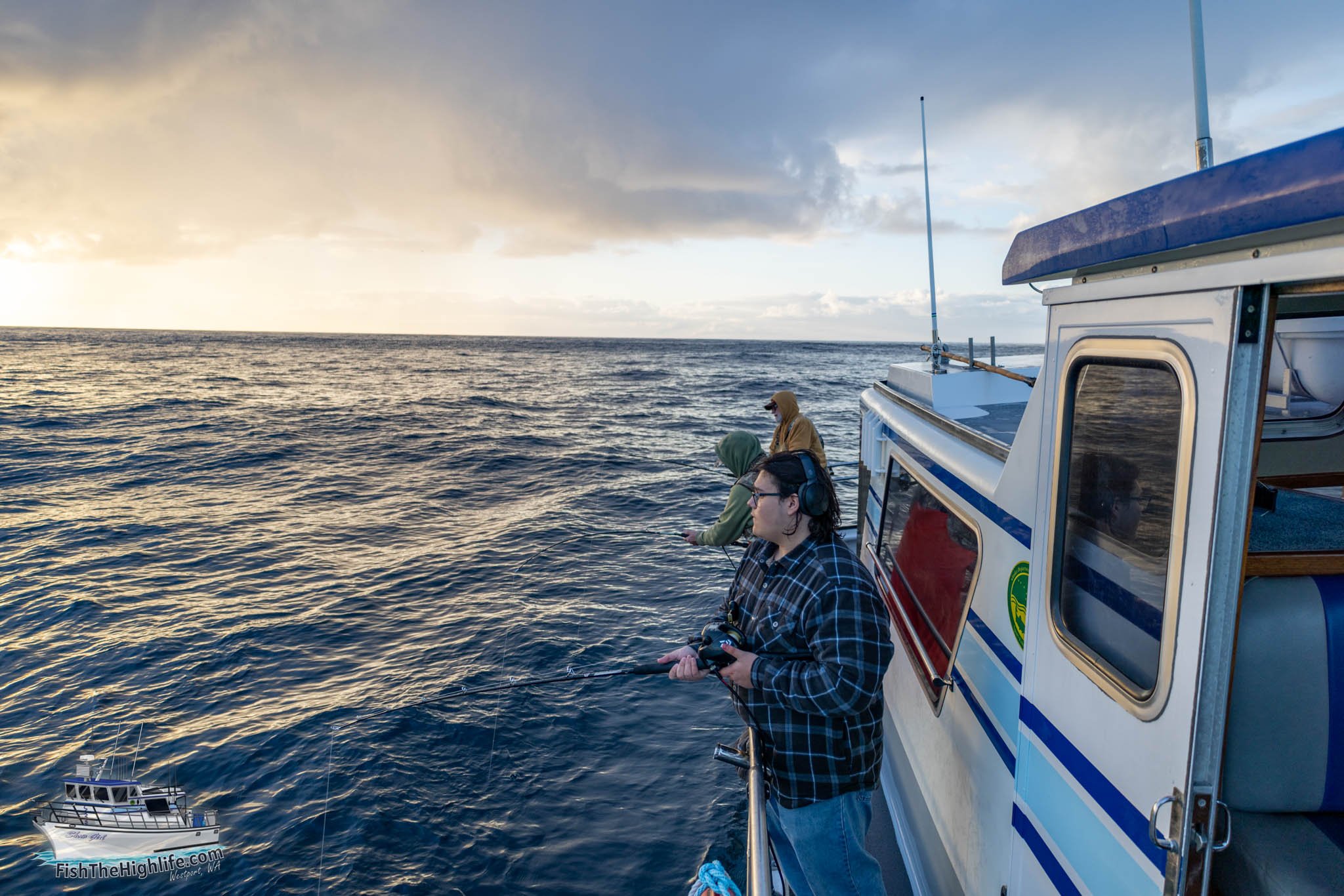 Charter-boat-highlife-photoShoot-2025-adventuring-duo-04.jpg