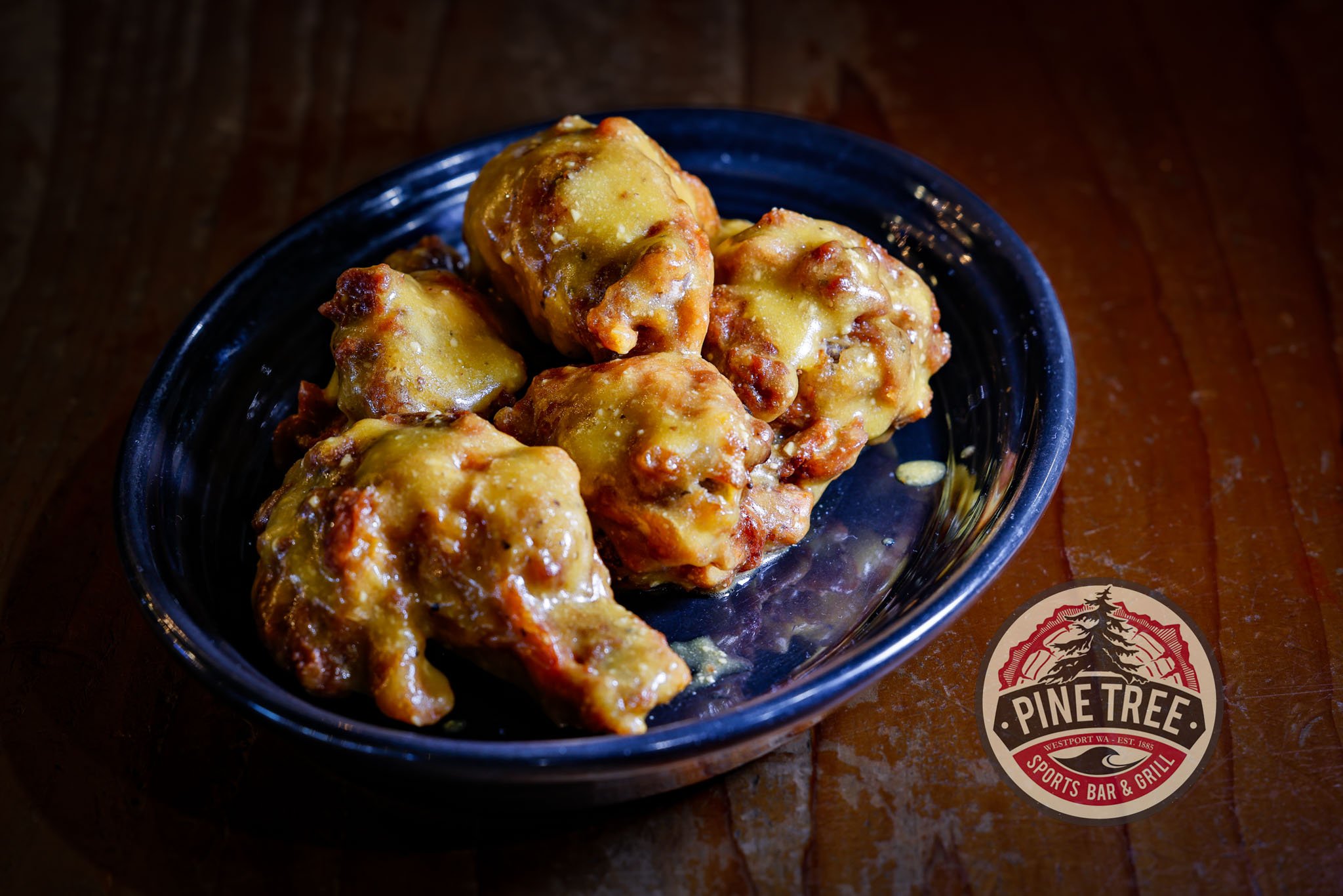 best-restaurant-westport-wa-pine-tree-bar-grill-wings-13.jpg