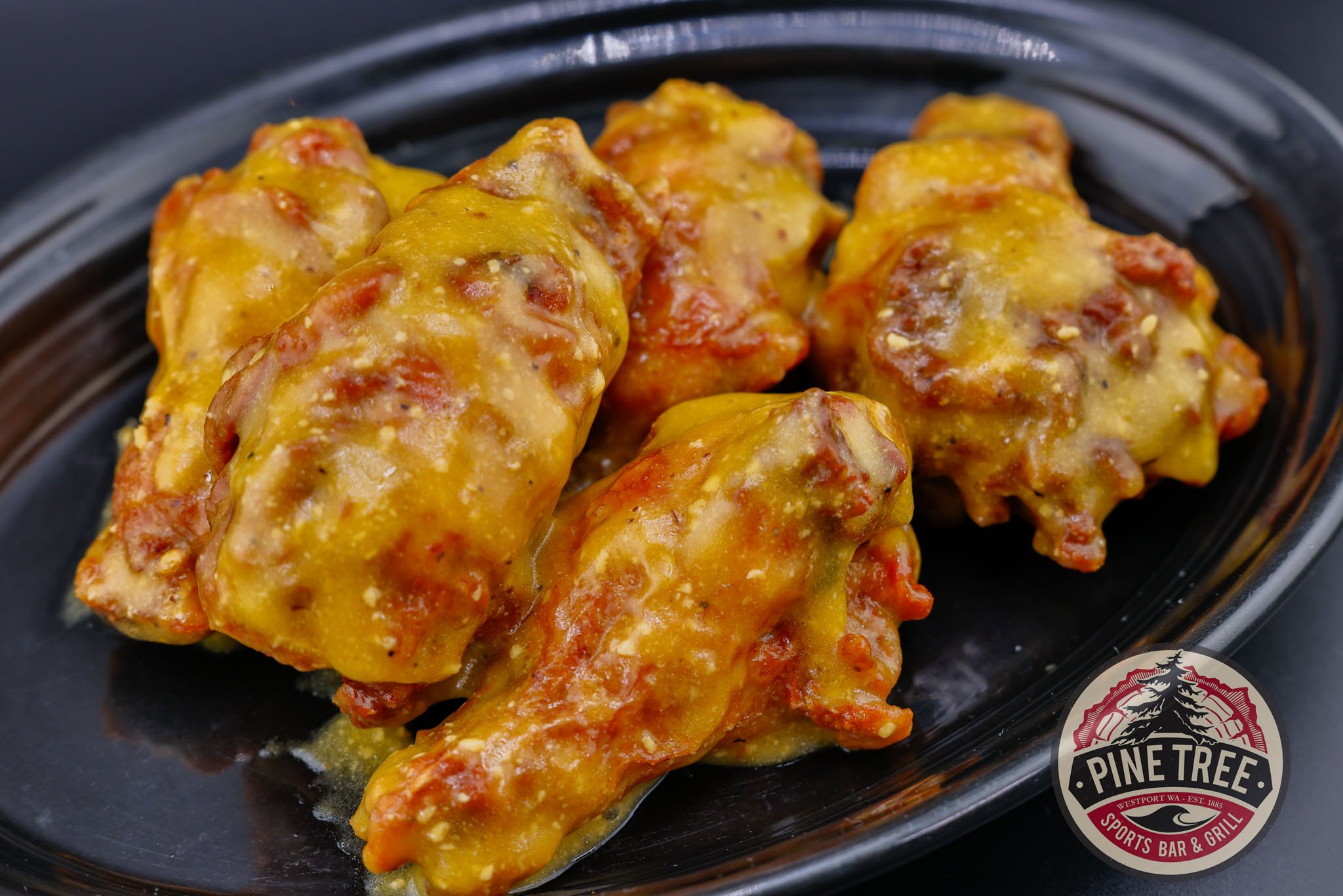 best-restaurant-westport-wa-pine-tree-bar-grill-wings-1.jpg