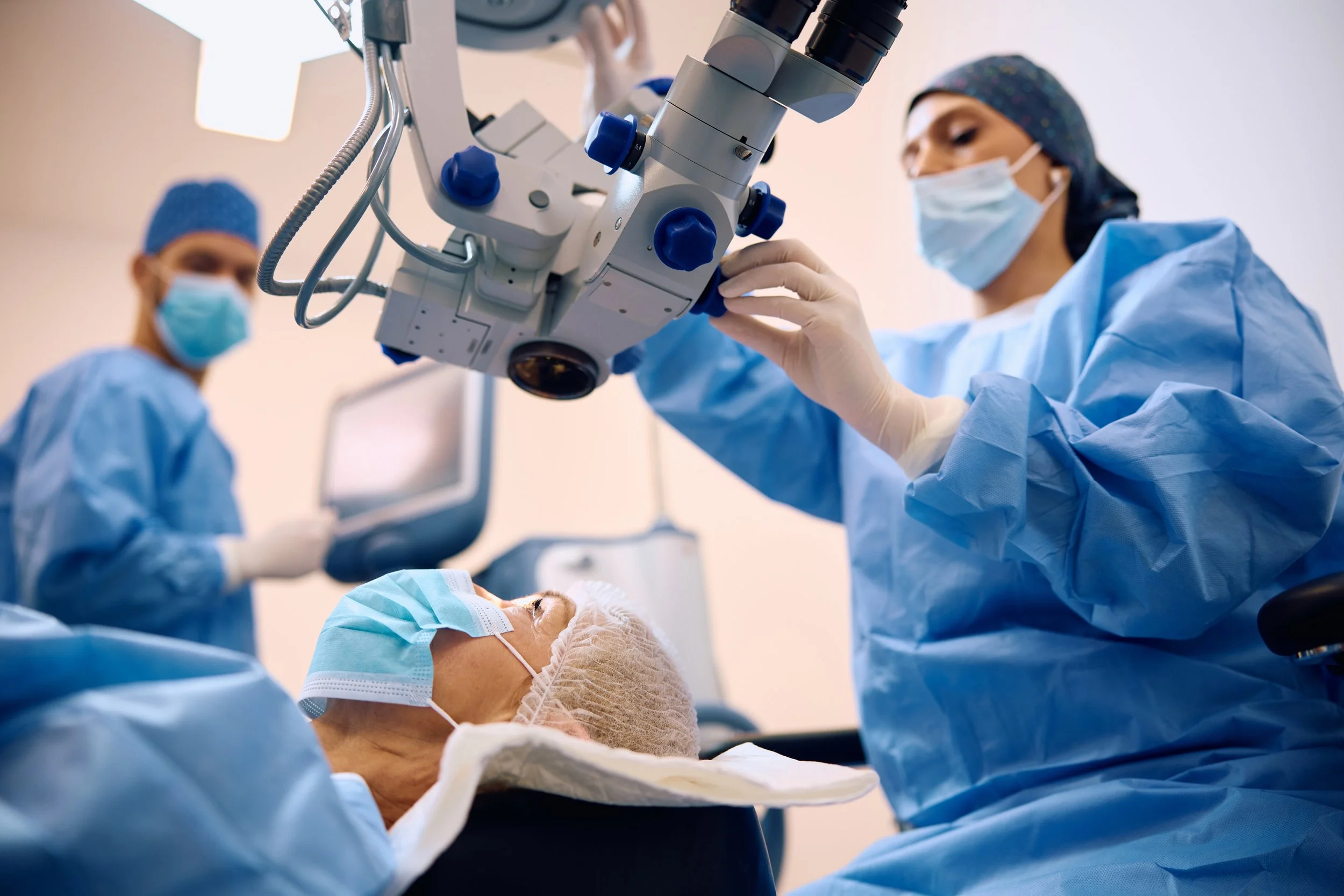 Laser vs. Traditional Cataract Surgery: Which is Right for You?