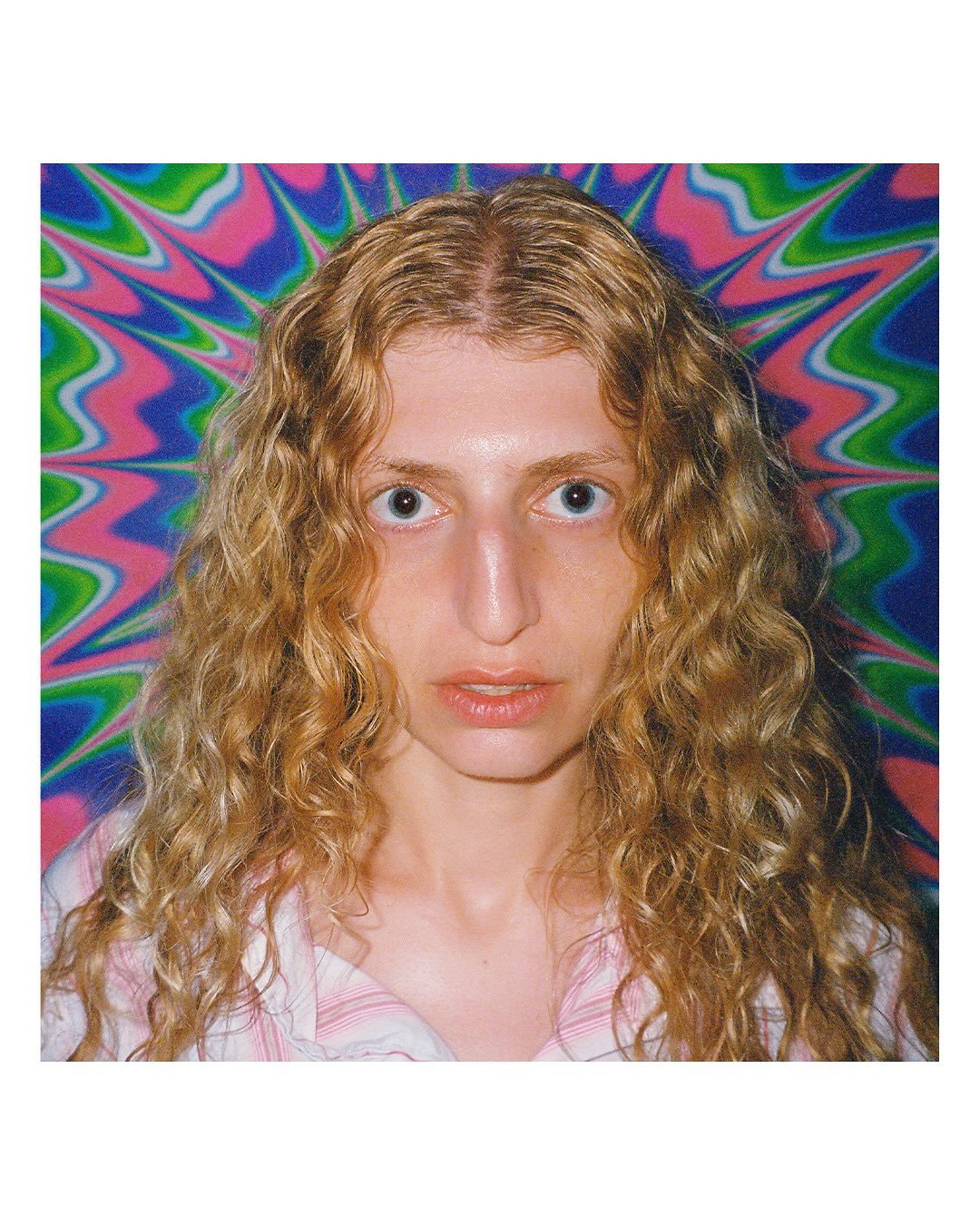 👽 JESS 👽 

in the strange world of OCNJ.

Wonderland is dismal and disassembled
Nonetheless, I want to believe.

#film #portrait #filmphotography #filmphotographer
#35mm #surreal #ocnj #nostalgia #portraitphotographer #philadelphiaphotographer