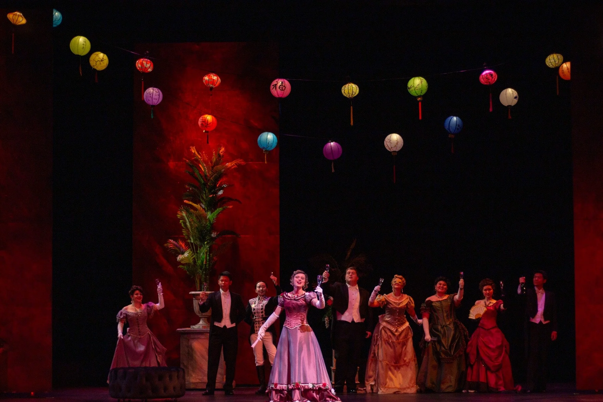 DIE FLEDERMAUS @ University of Arizona | Nov 2024 | LD: Brian McElroy | Photo: Chris Zatarian