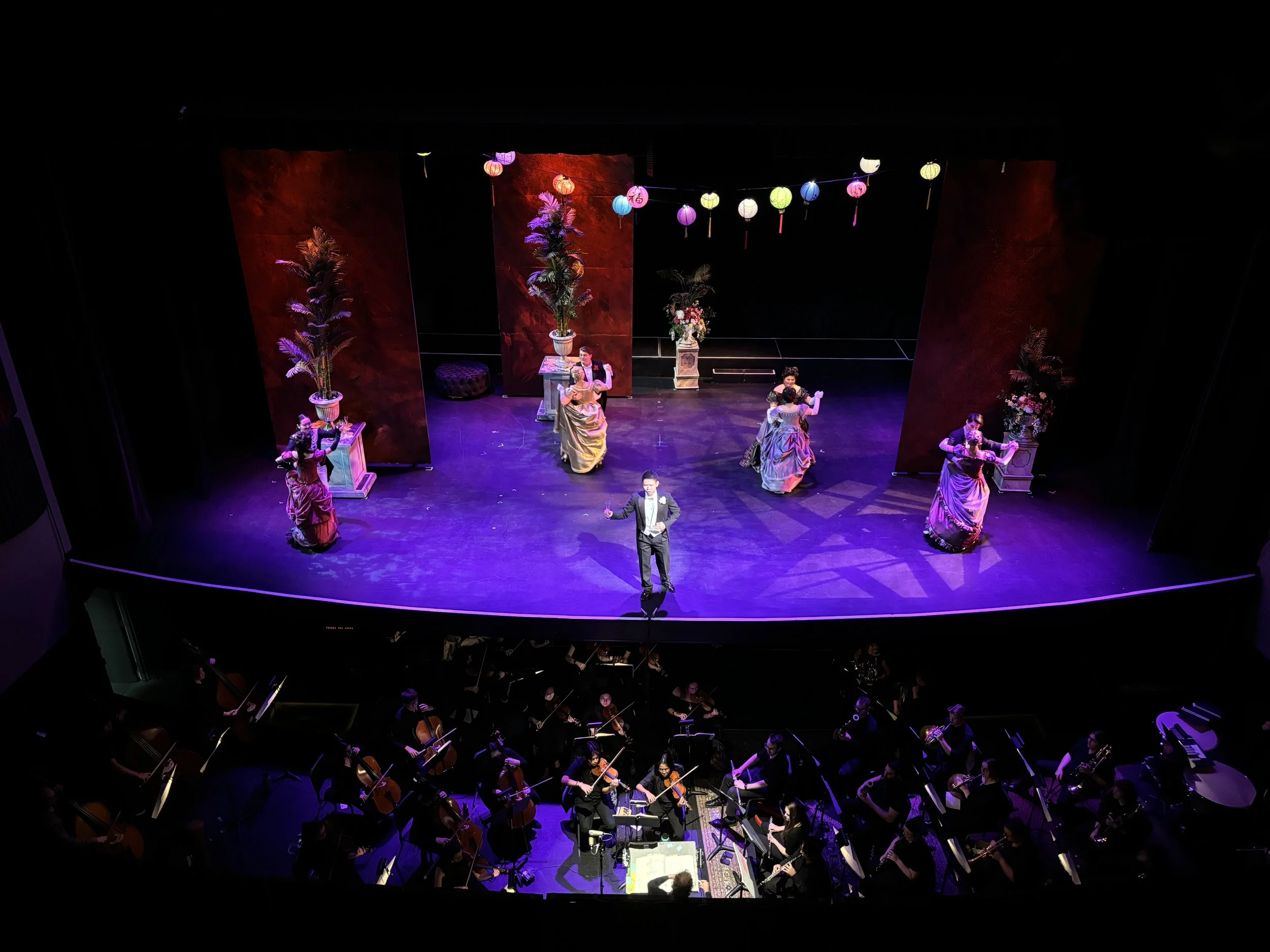 DIE FLEDERMAUS @ University of Arizona | Nov 2024 | LD: Brian McElroy | Photo: Angelina Quinet