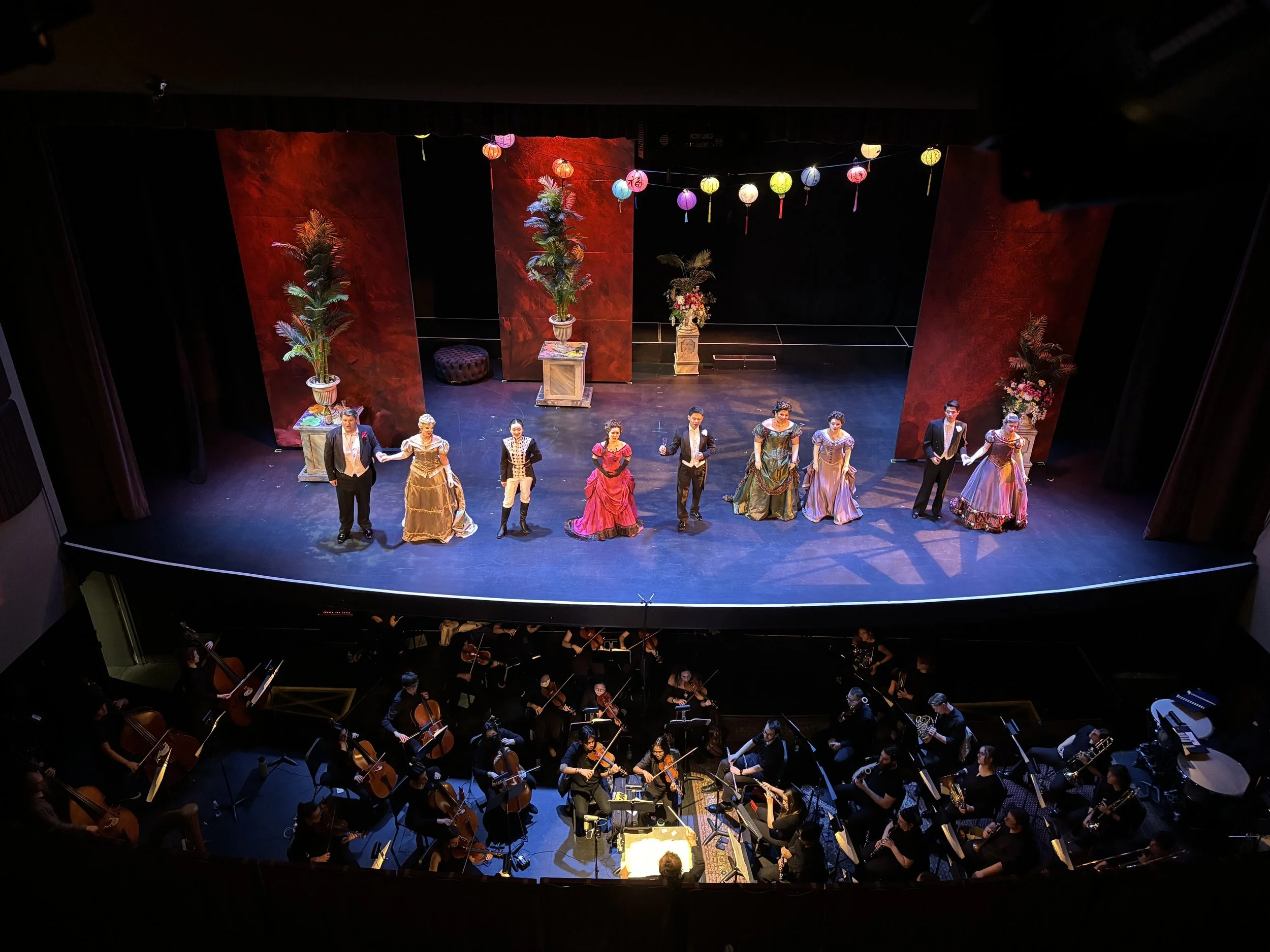 DIE FLEDERMAUS @ University of Arizona | Nov 2024 | LD: Brian McElroy | Photo: Angelina Quinet