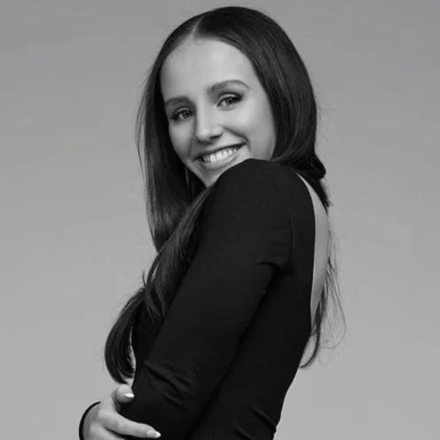 Gold Coast dance teacher headshot.