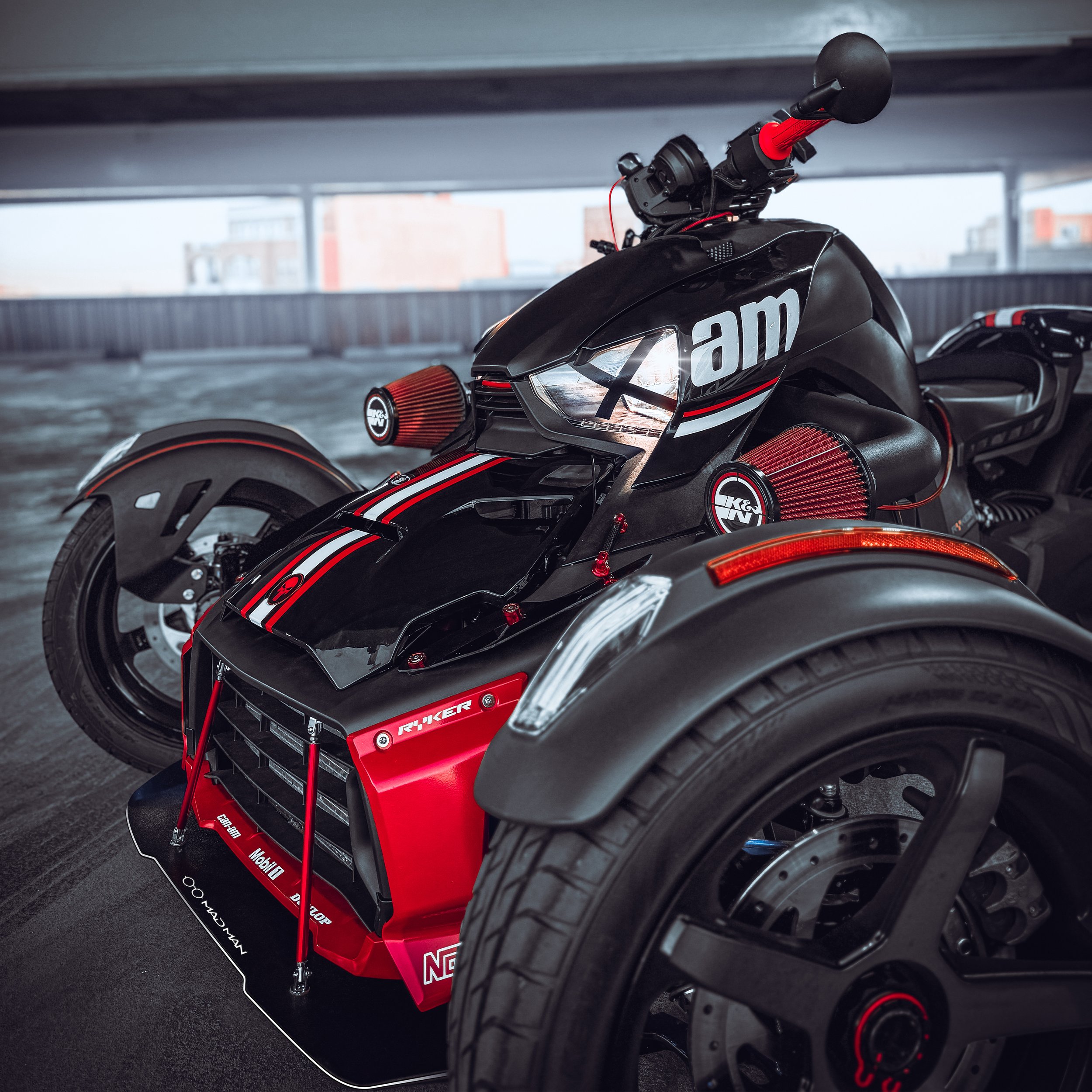 RoadReign__0002_GARAGE_BHAM_02.jpg