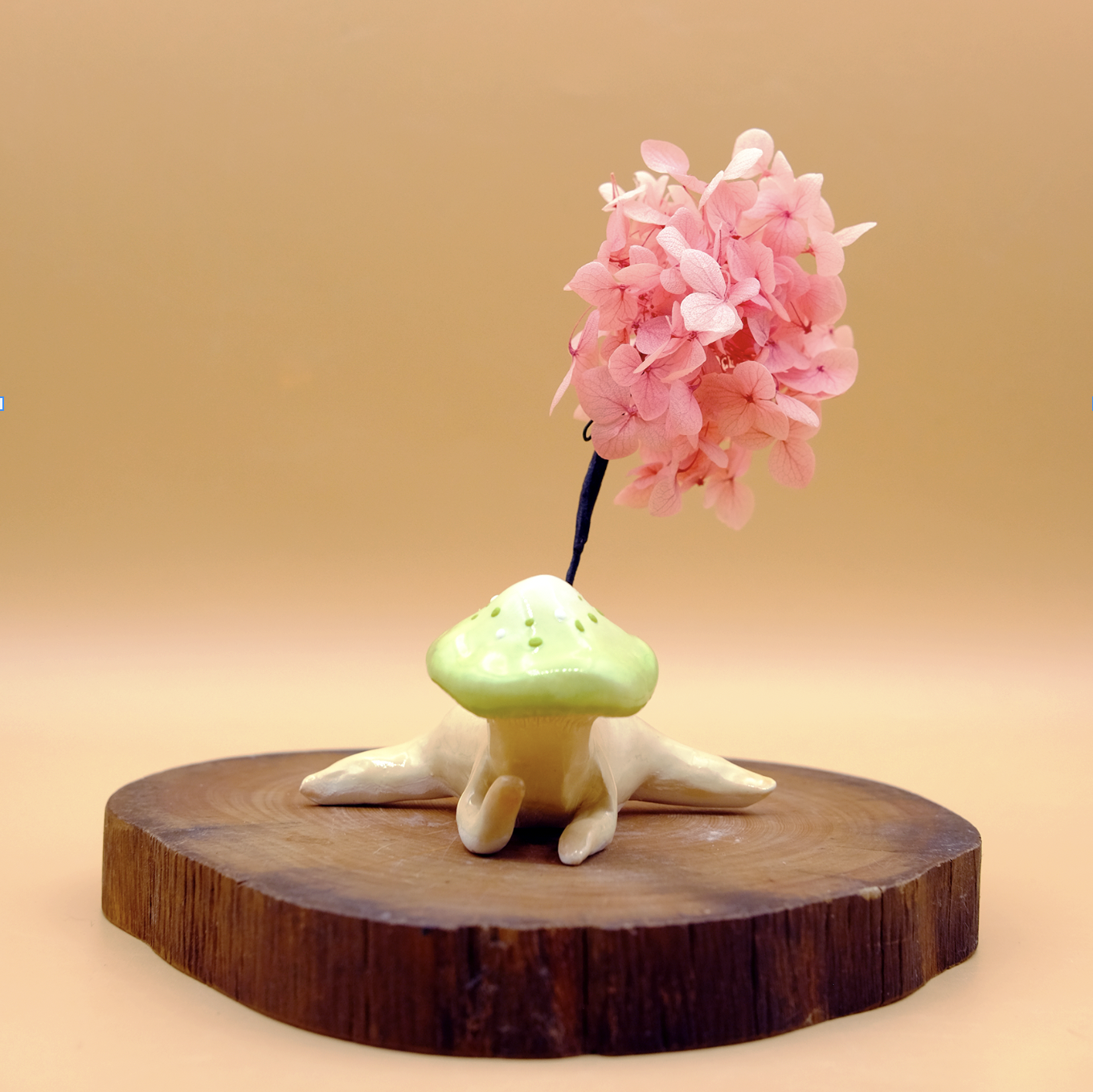 Cucumber Split Incense Cherub 01.png
