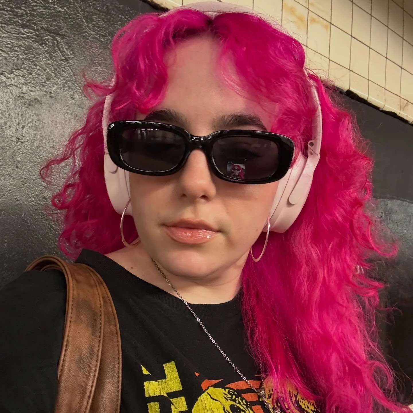I LOVE PINK!!!!!!!! I'M SO CRAZY!!!!!!1!!11!1!1!!1