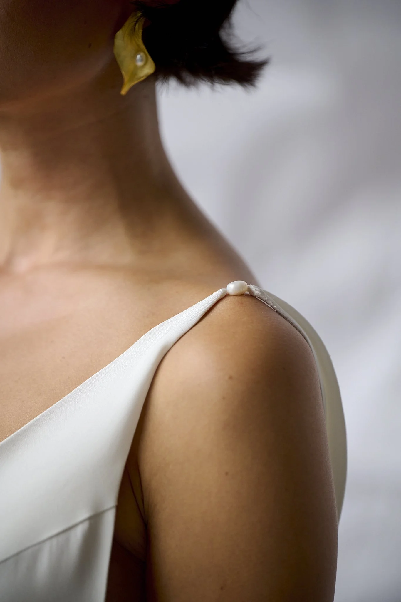 emmi brudekjole detalje ferskvandsperle