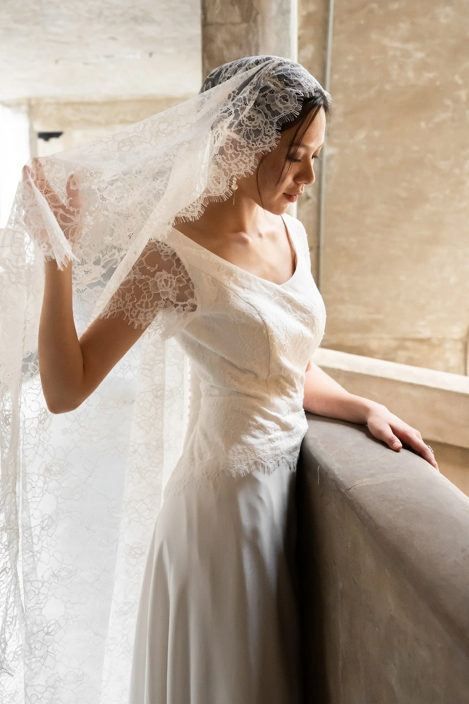 buch-couture-hanna-brudekjole-sloer-blonde-detalje.jpg