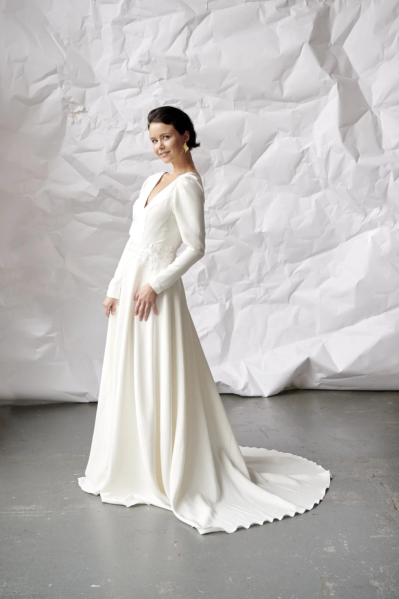 sørine brudekjole side med puffærmer