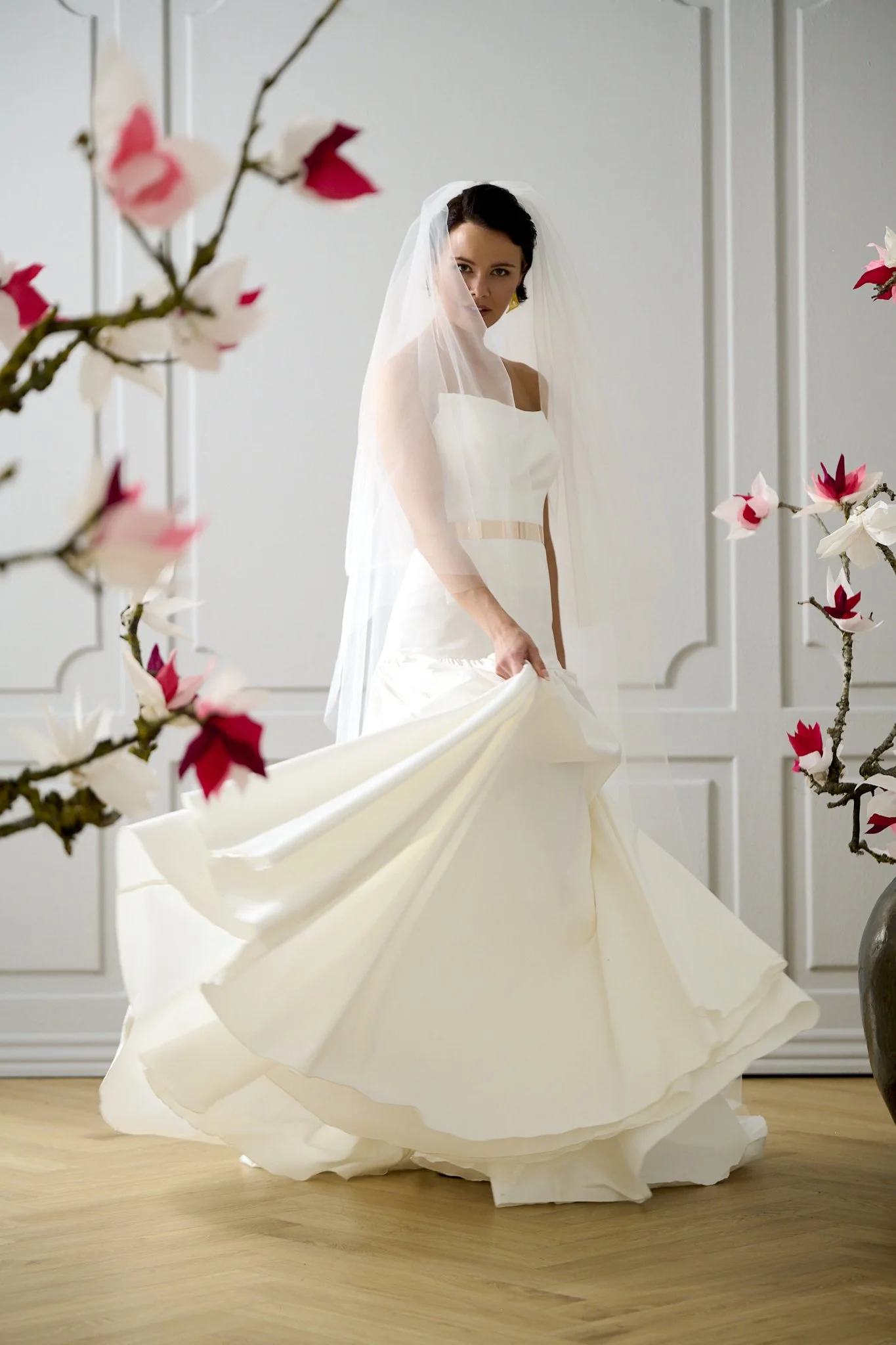 kia brudekjole side med ballgown skørt