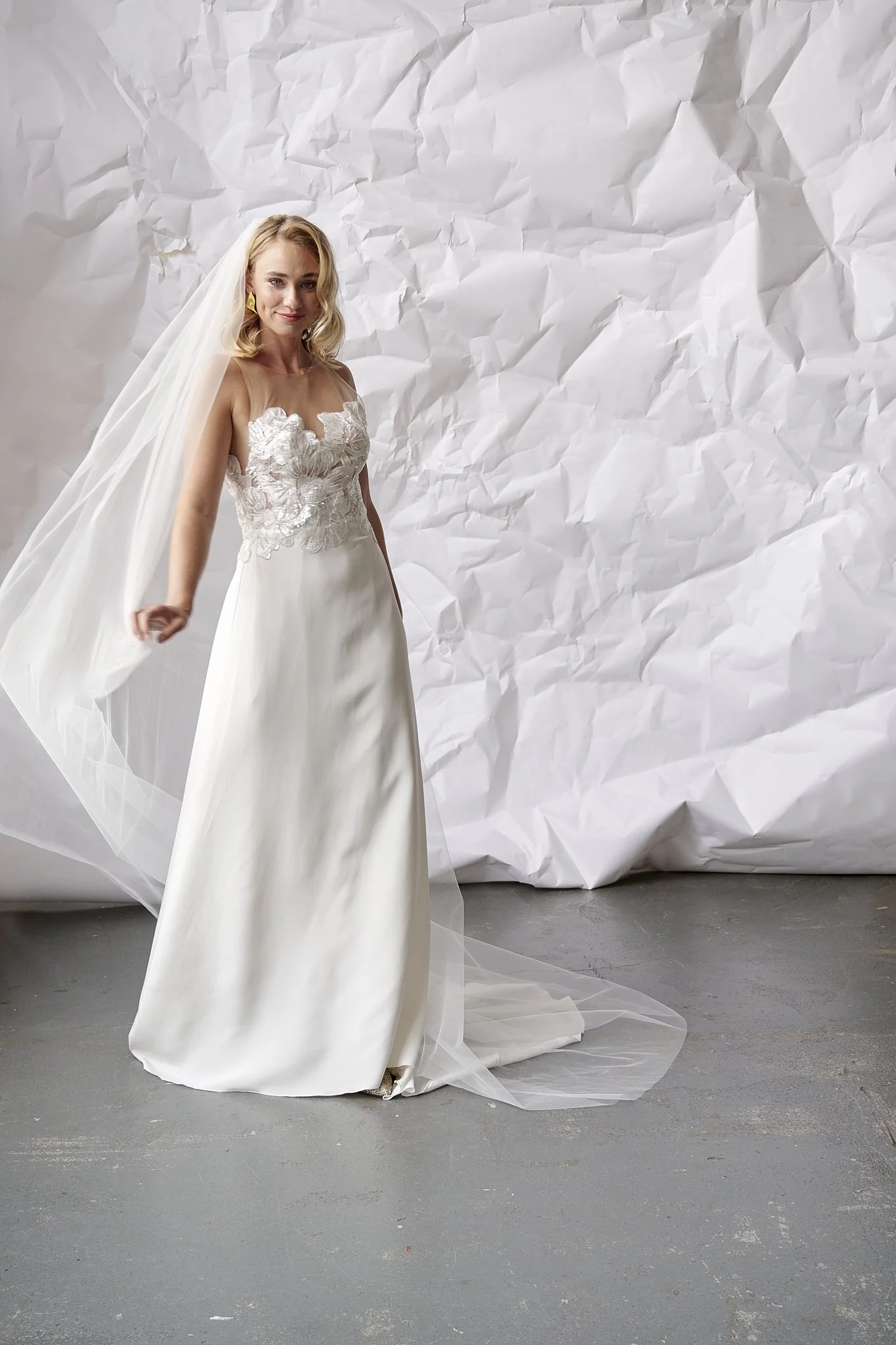 christiane brudekjole forfra minimalistisk romantik