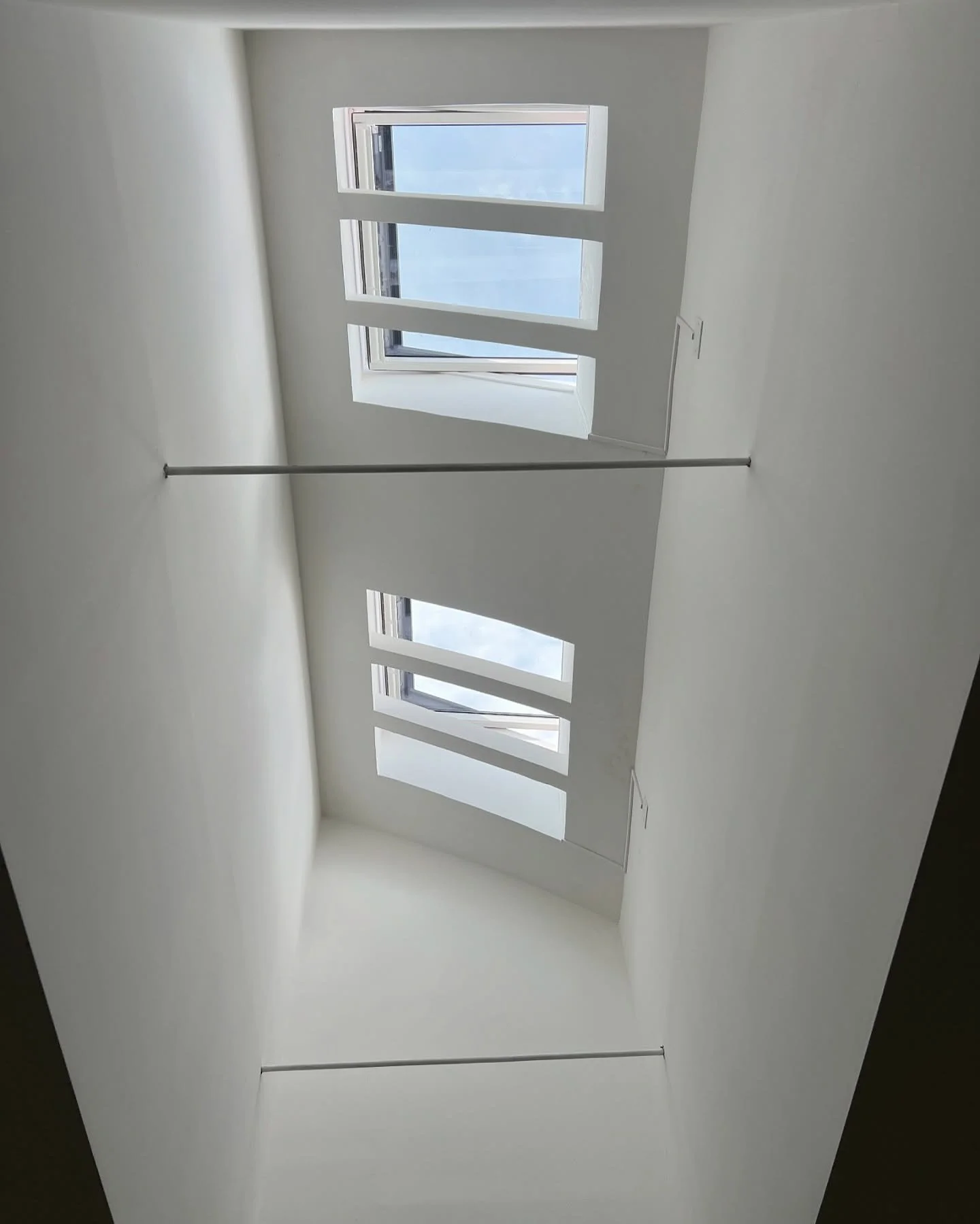 MONTAGGIO LUCERNARI SU COPERTURA A VOLTA 

📍 Ostra Vetere 60010 (AN) 

Lavorazione:

&bull; apertura su copertura 
&bull; muretti con gasbeton
&bull; montaggio lucernari 
&bull; guaina su muretti e canale di gronda 
&bull; finitura interna