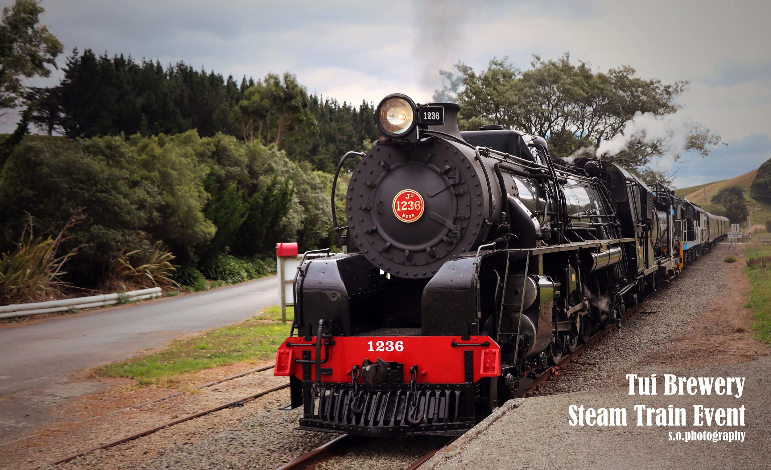 TUI BREWERY EXPRESS - STEAM TRAIN TO TUI