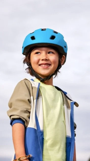 blue-helmet-stylist-berlin-kindermod-stylistin-los-angles.jpg