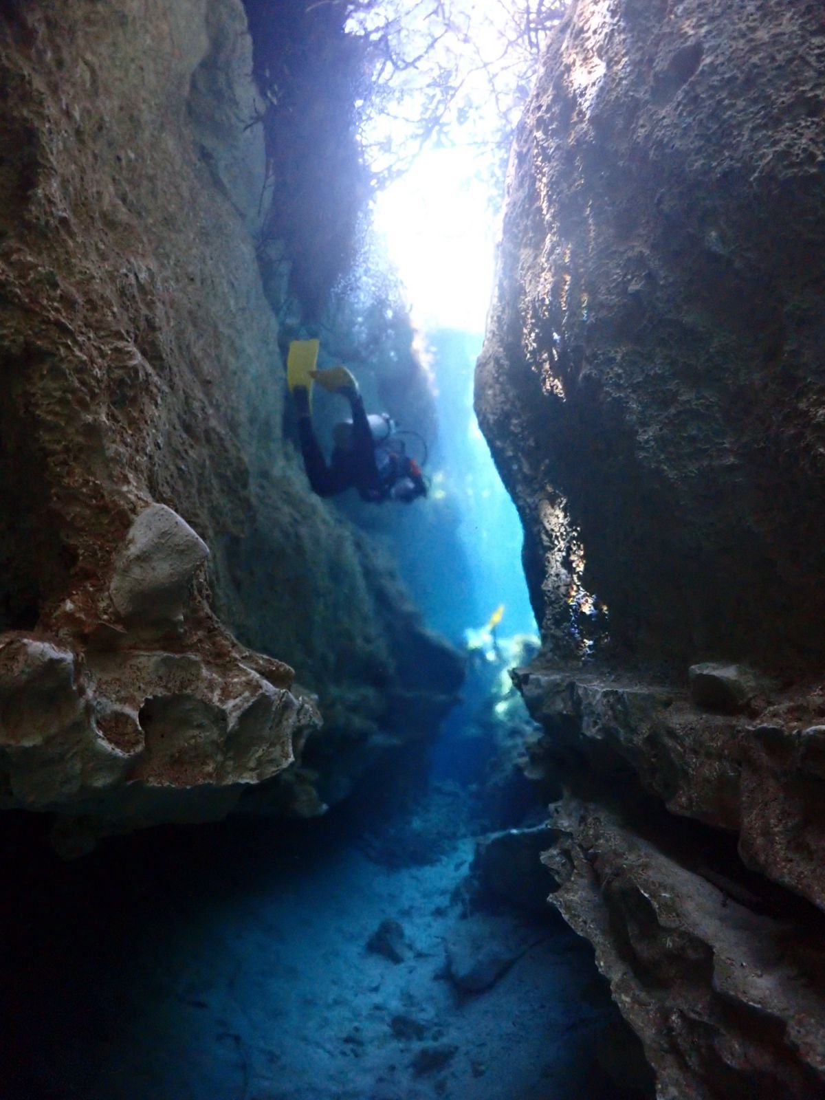 crack passage at casa cenote