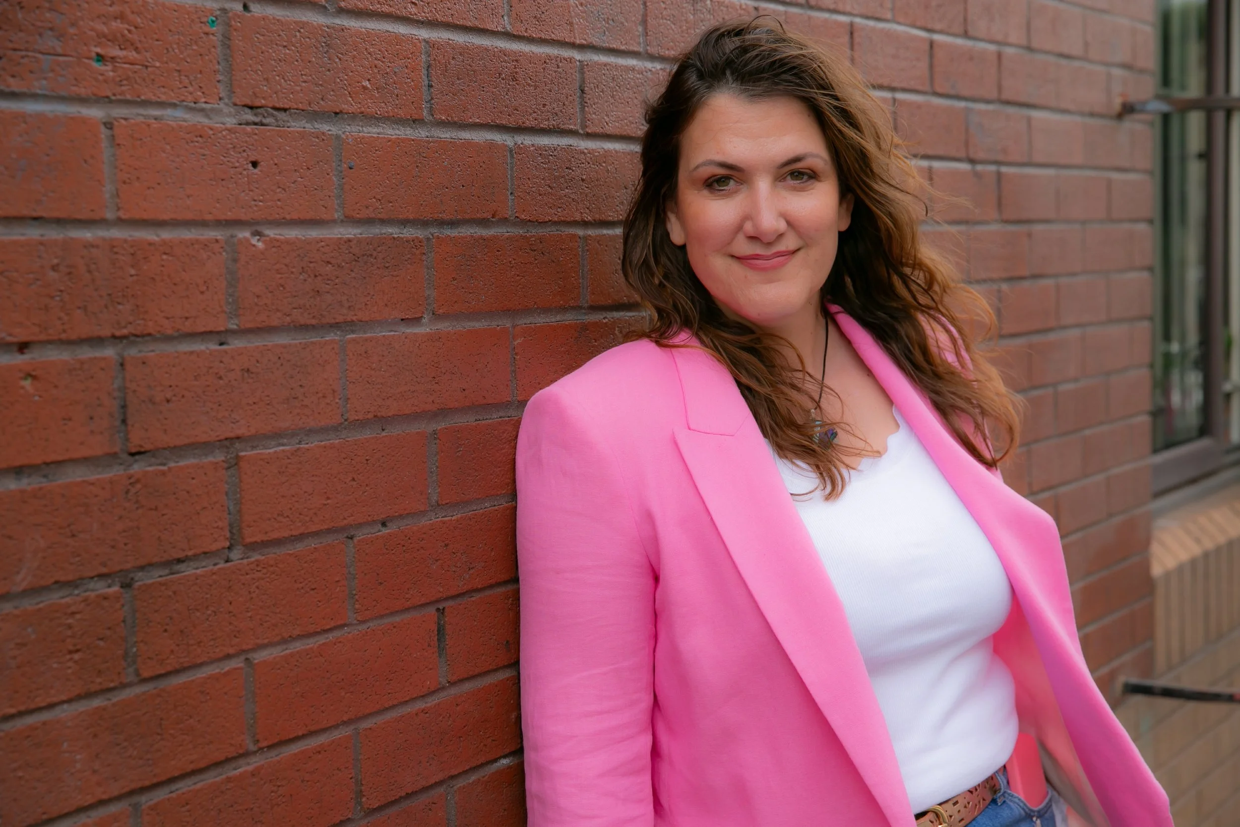 No one does it Alone - proudly announcing… We are sponsoring the How Does She Do It?! podcast