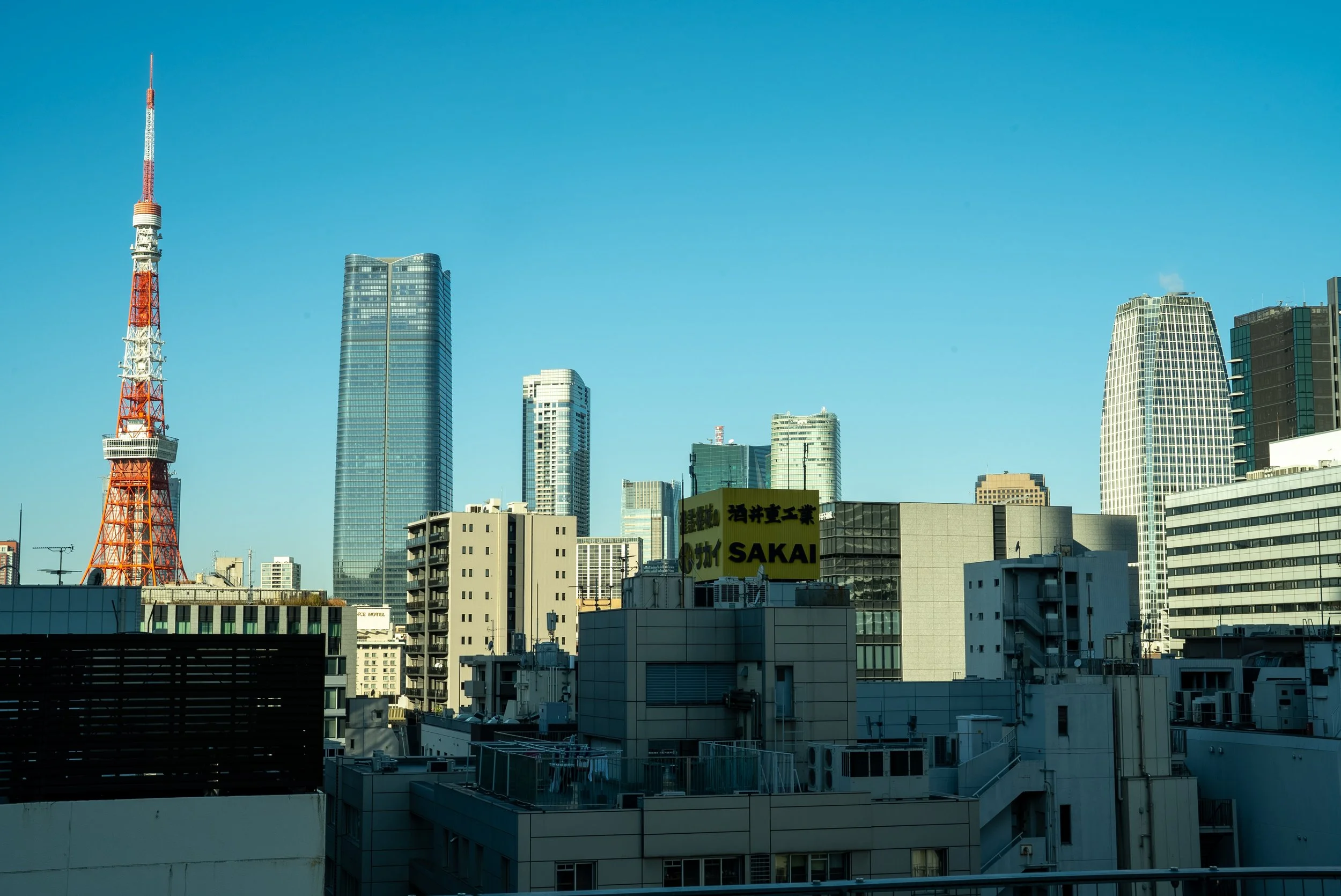 Tokyo non è una città: è un continente urbano. Dove dormire, come muoversi e come non sprecare tempo nella metropoli più complessa del mondo (galleria fotografica)