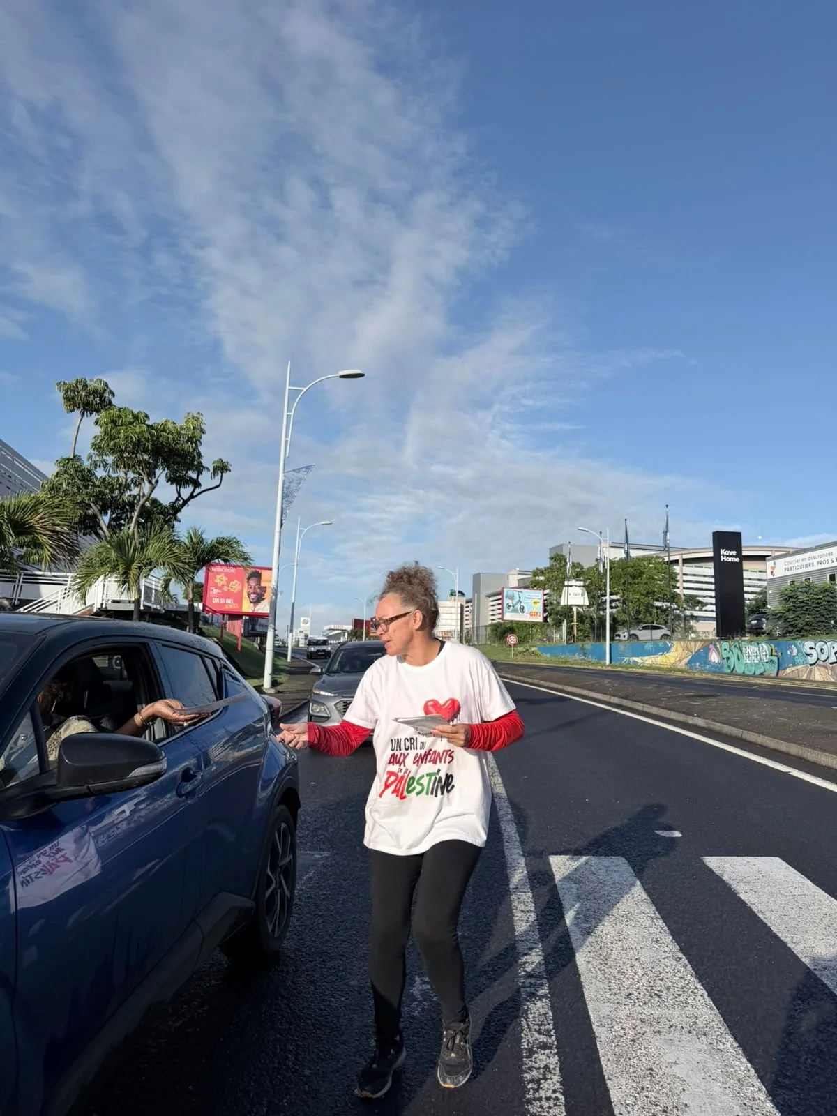 Distribution de flyers Marche pour les enfants de Gaza