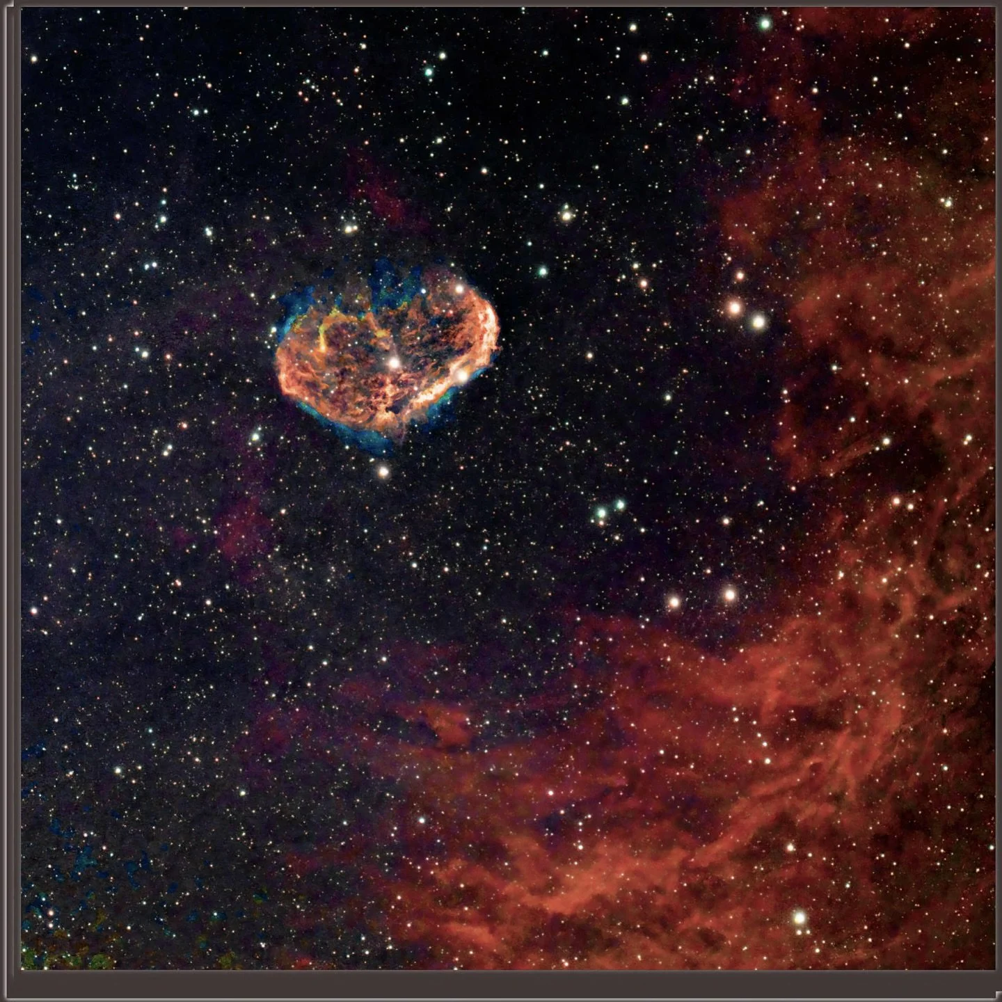A couple of weeks ago, I pulled the trigger and bought one of those smart telescopes so I can photograph deep sky objects like galaxies and nebulae.  Also with a couple of comets flying through the sky this month I’ve tried catching them too w