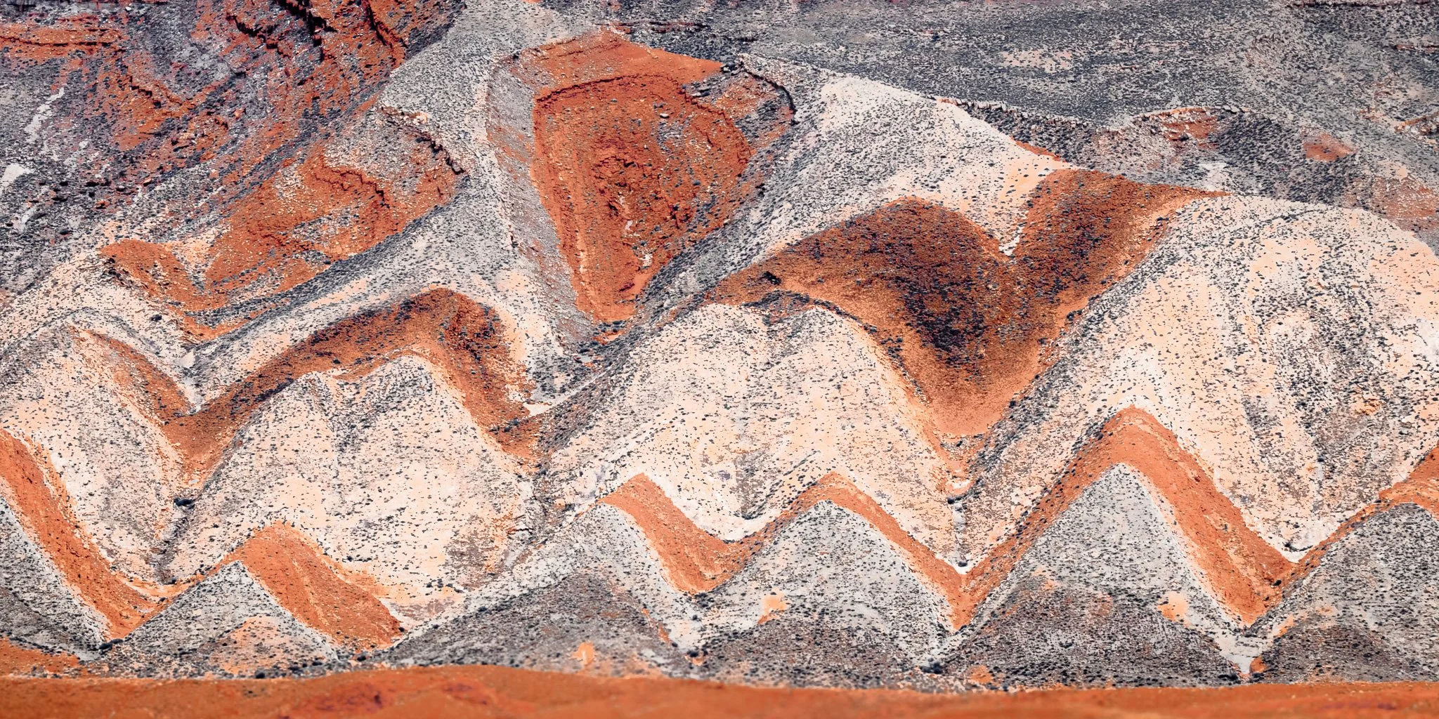 The Folded Strata of Raplee Ridge