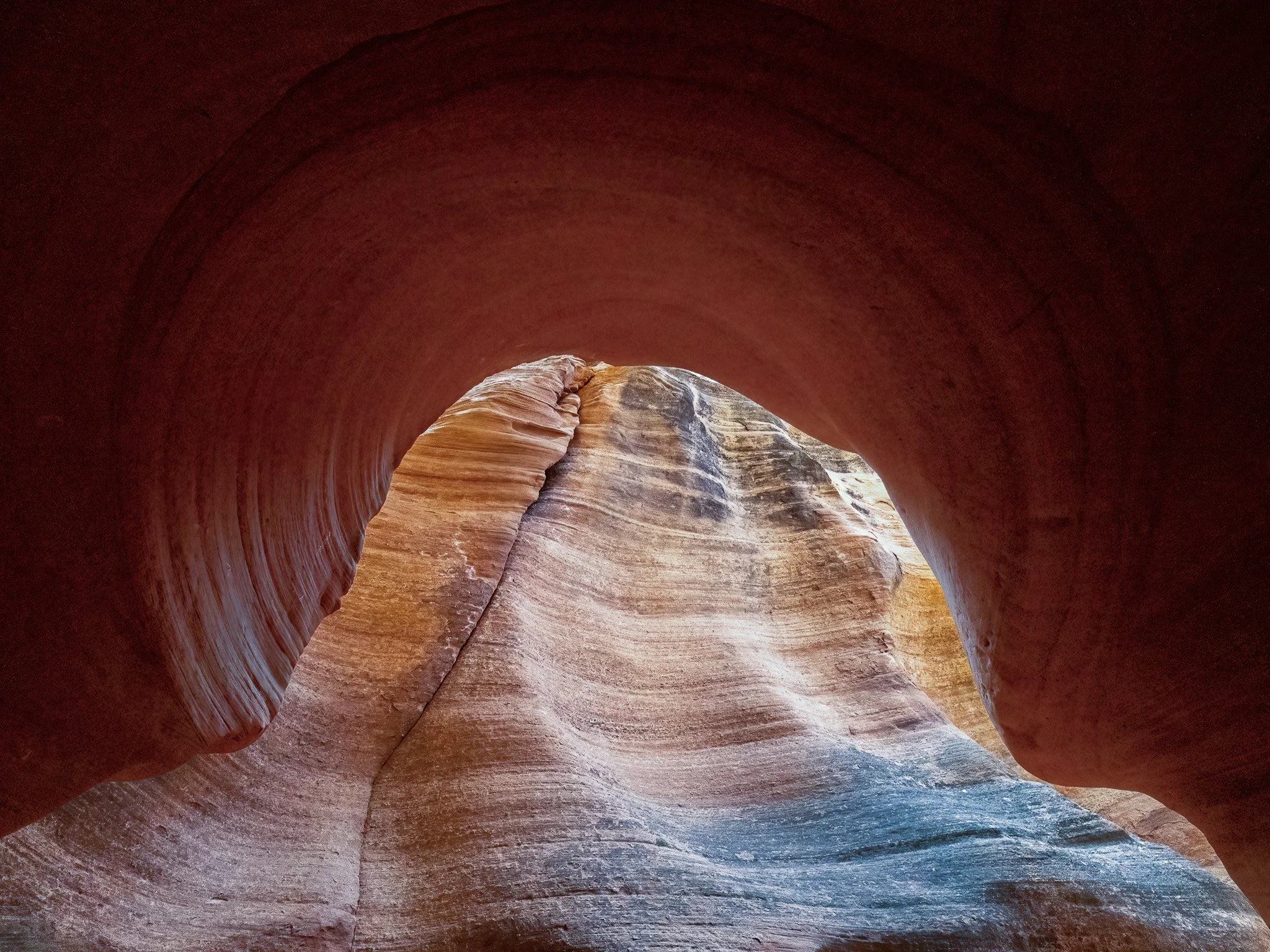 Navigating the Tight Spaces of Antelope Canyon X