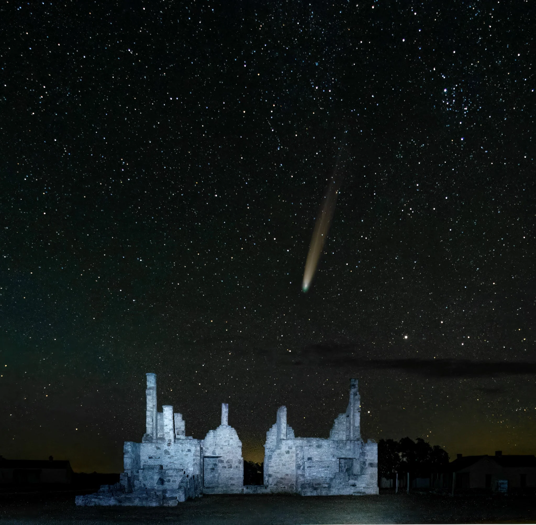 comet_9201334-Edit-gigapixel-high fidelity v2-2x.jpg