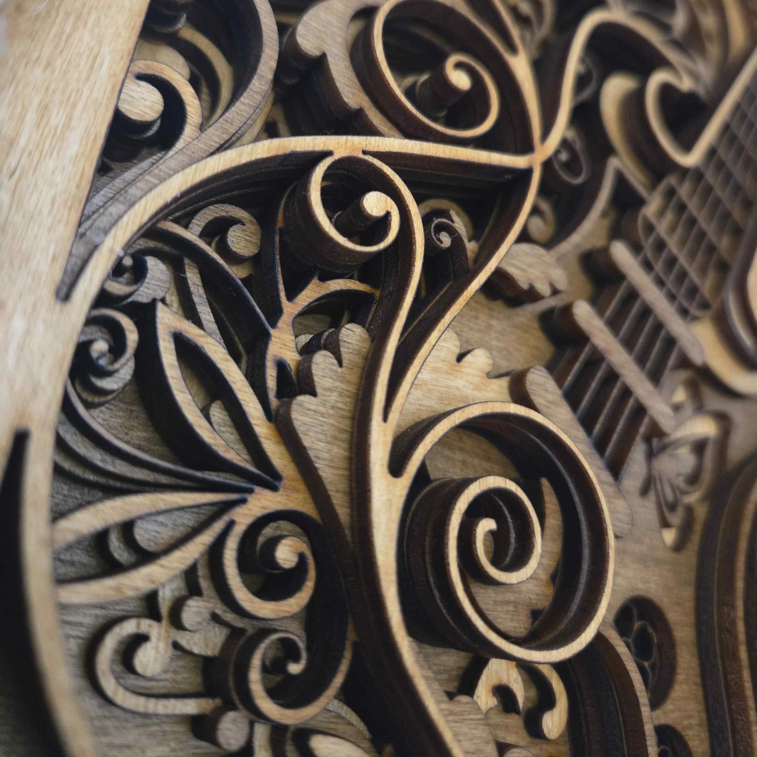 Premium 7-layered wooden wall art—ideal gift for guitarists and UK-based musicians.