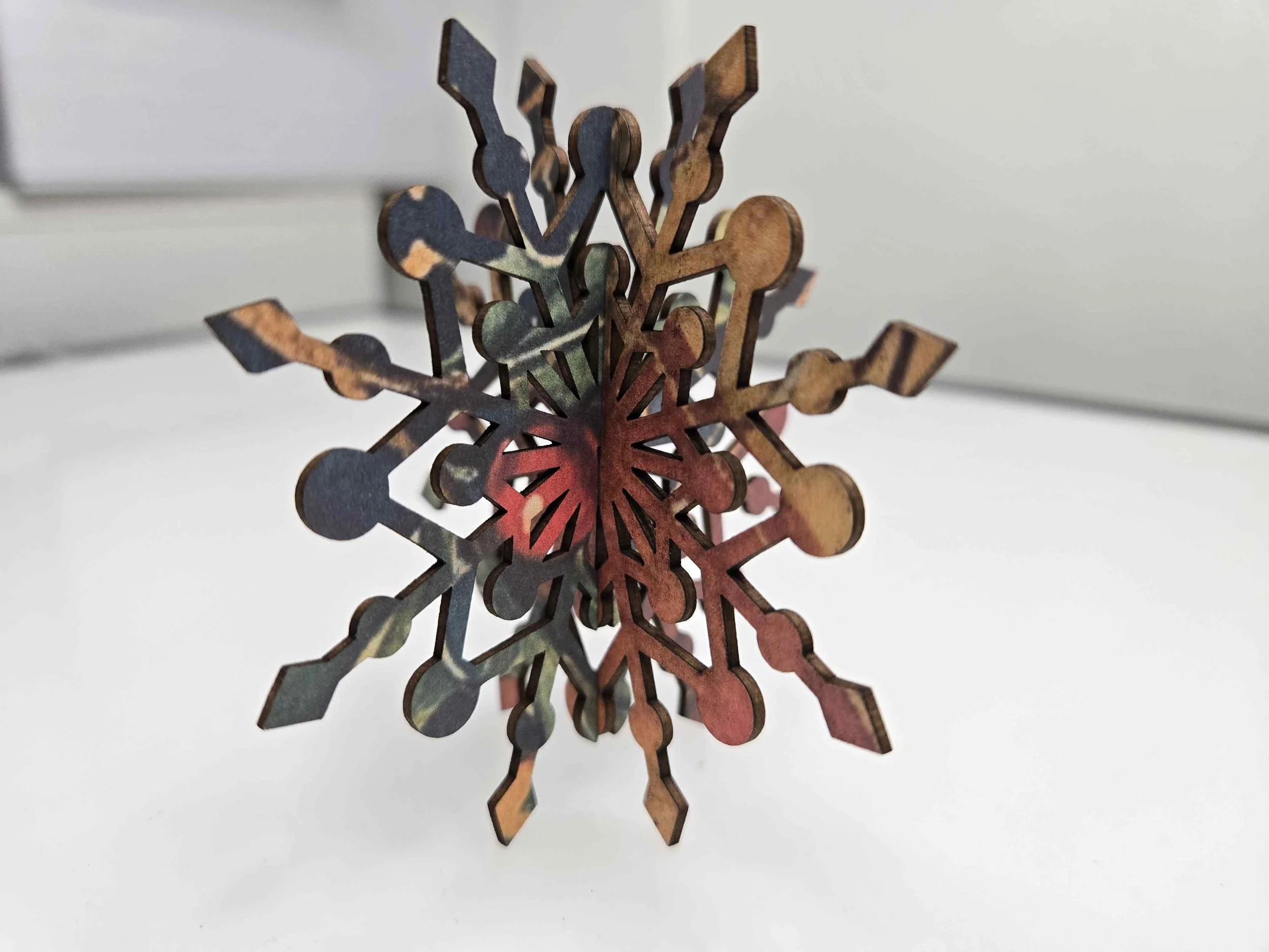 Open Starburst Freestanding Snowflake