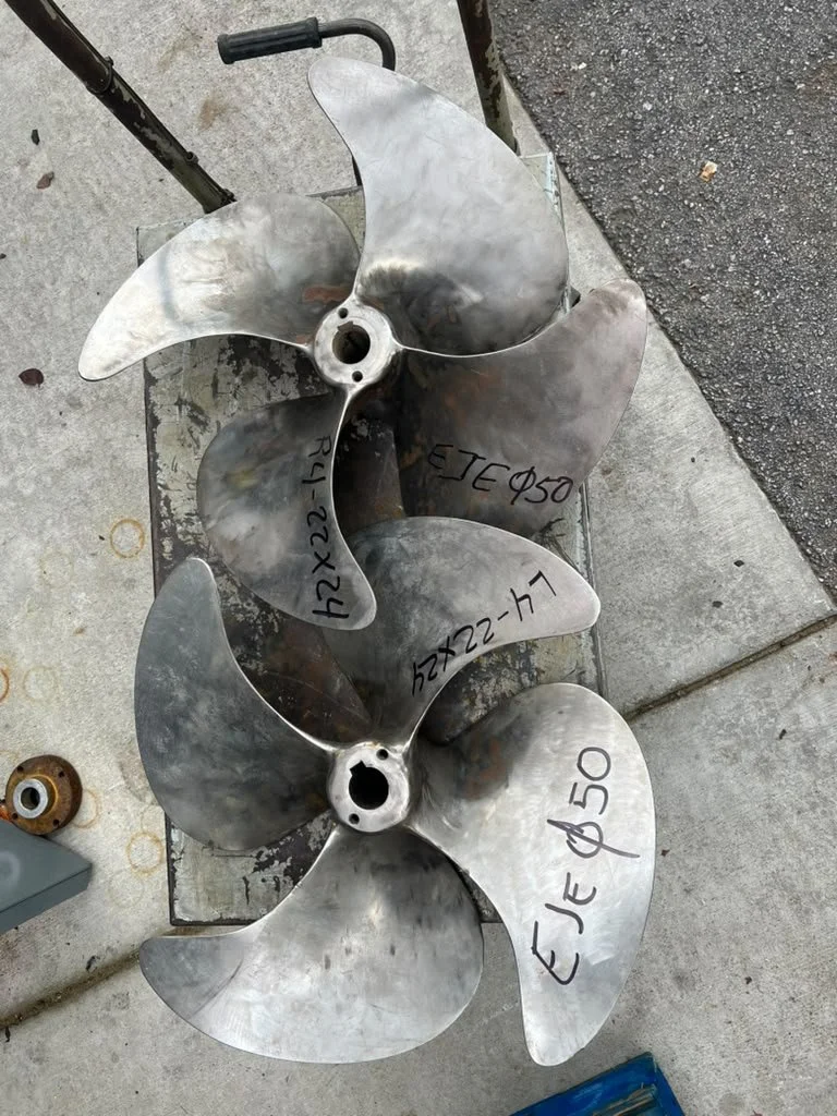 Prop 4 Blades Stainless Steel, 22 DIA, 24 Pitch, RH & LH Pair, 50mm Bore