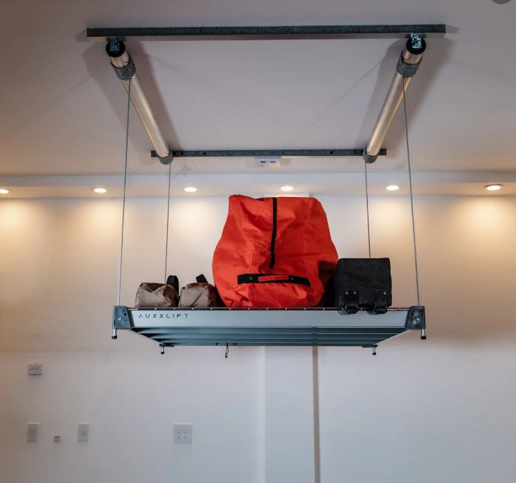 Auxx-Lift Rack lifts up to 600 lbs