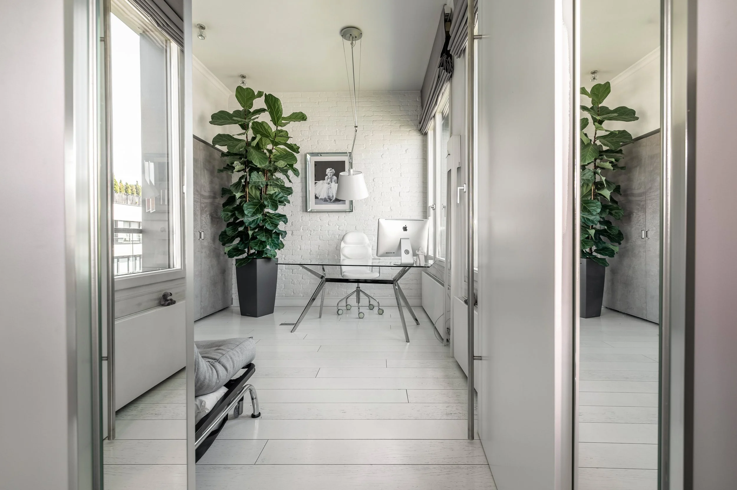 Art Direction apartamentu w Warszawie. Fotografia wnętrz przygotowana do wynajmu i sprzedaży nieruchomości. De Urbanic Studio Warszawa.