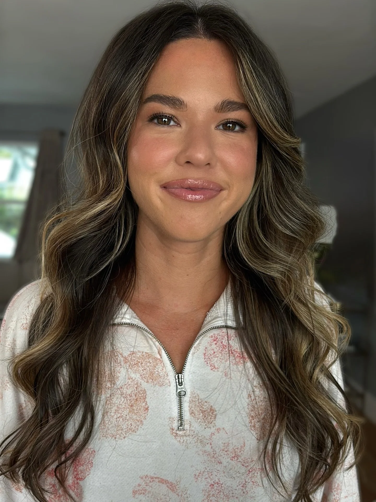 @bayleecollins you are a BEAUTY! 🩷
So in love with this look. Her few pops of warm balayage adds the perfect dimension for these bombshell volume waves. Of course couldn’t do it without a few of my go-tos ✨ @colorwowhair @babyliss
Comment S