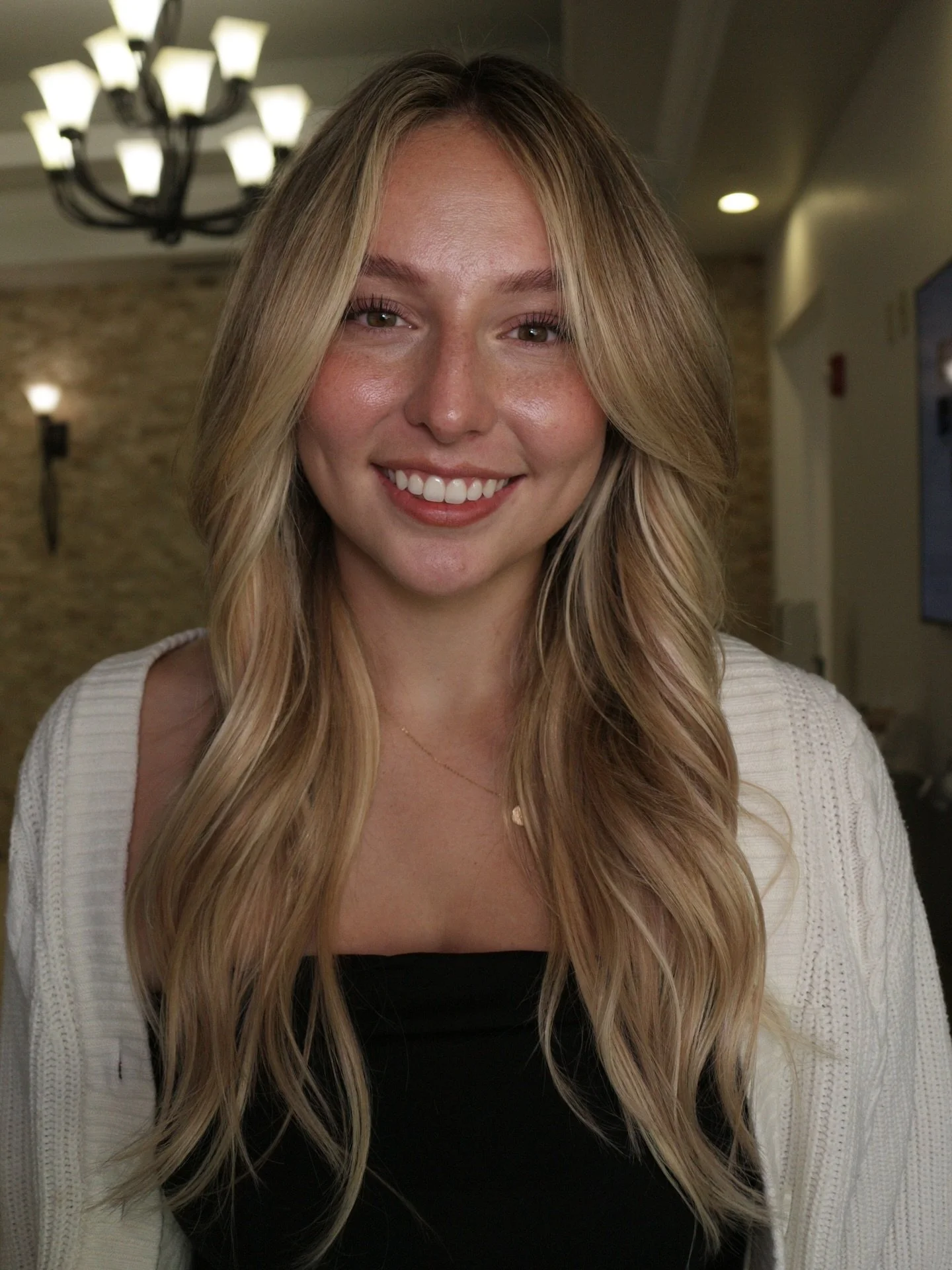 Bright, soft, and dimensional ✨ The kind of blonde that elevates the everyday you 

I love taking the time to customize each session 🌸 Every appointment starts with a full consultation&mdash;whether it&rsquo;s your first visit or tenth. Because maki