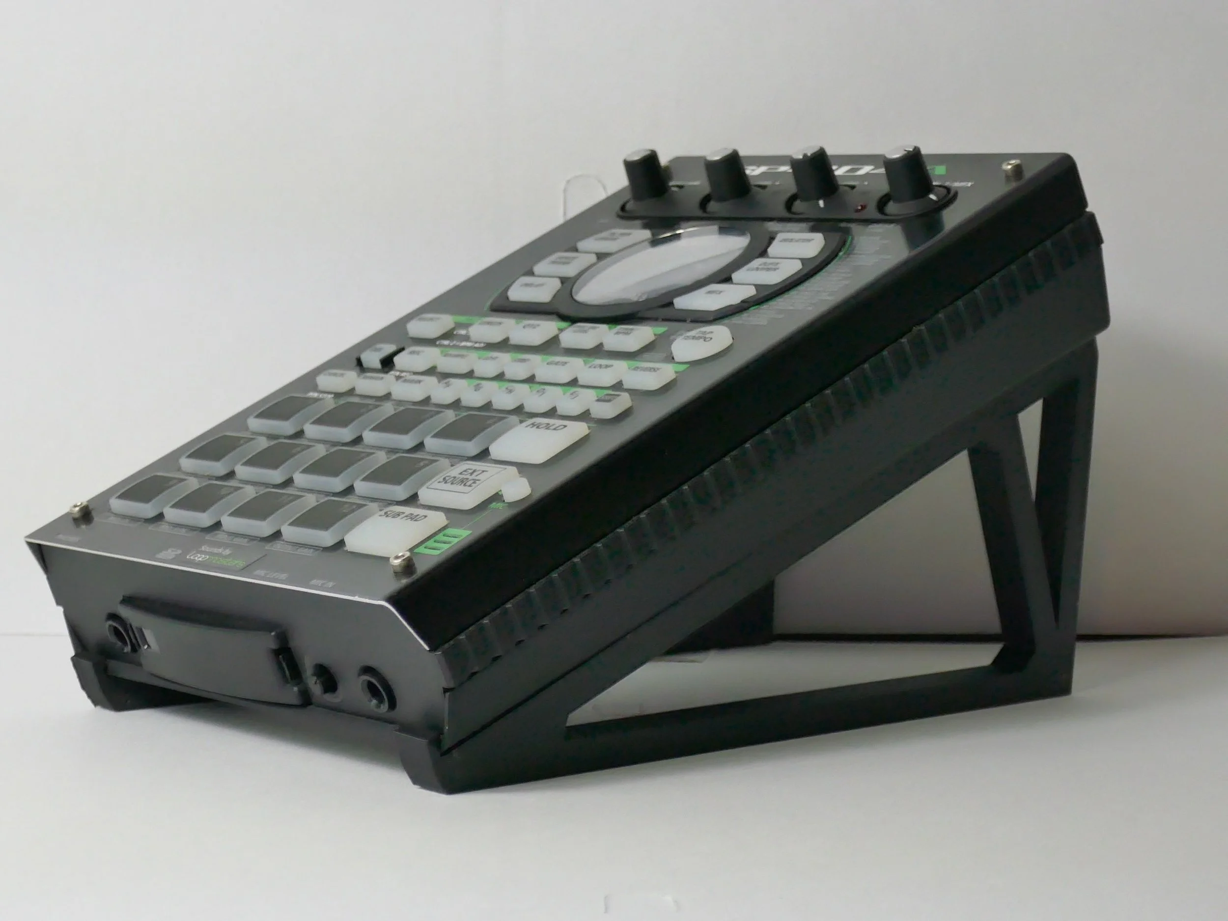 fitted+stand+for+roland+sp404+performance+sampler.JPG