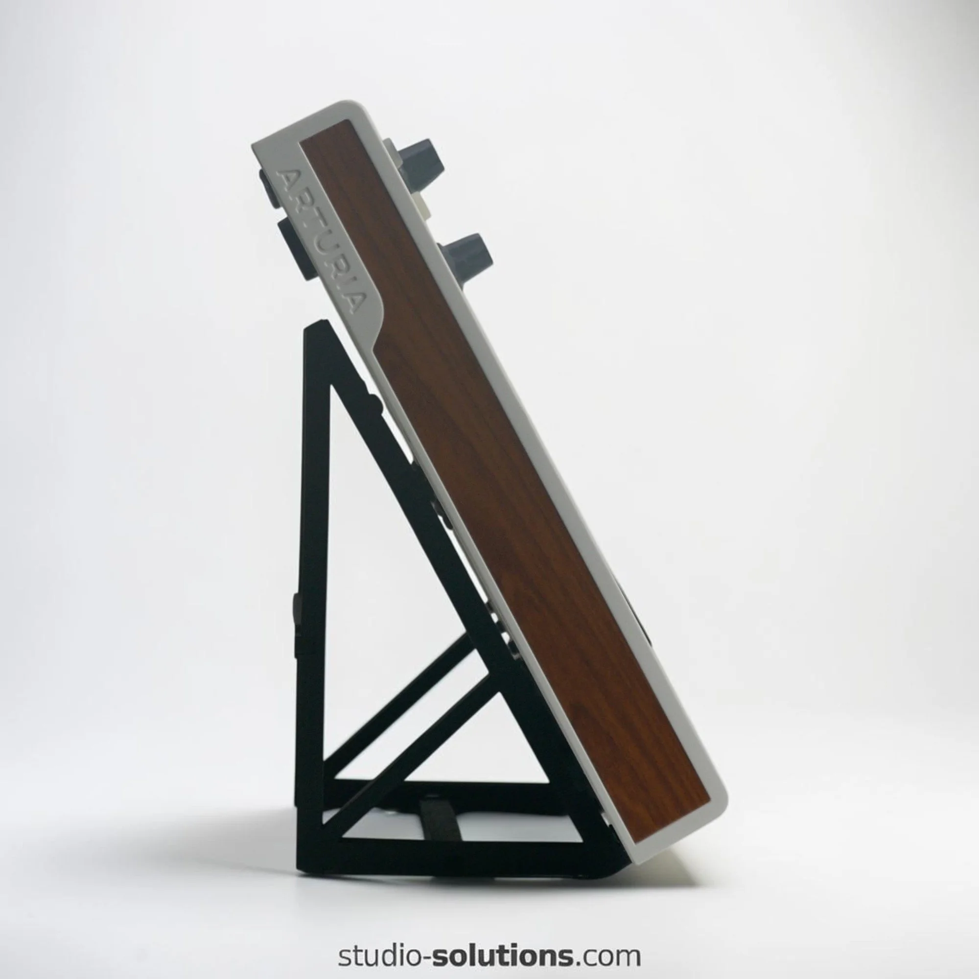 03-equipment-side.jpg