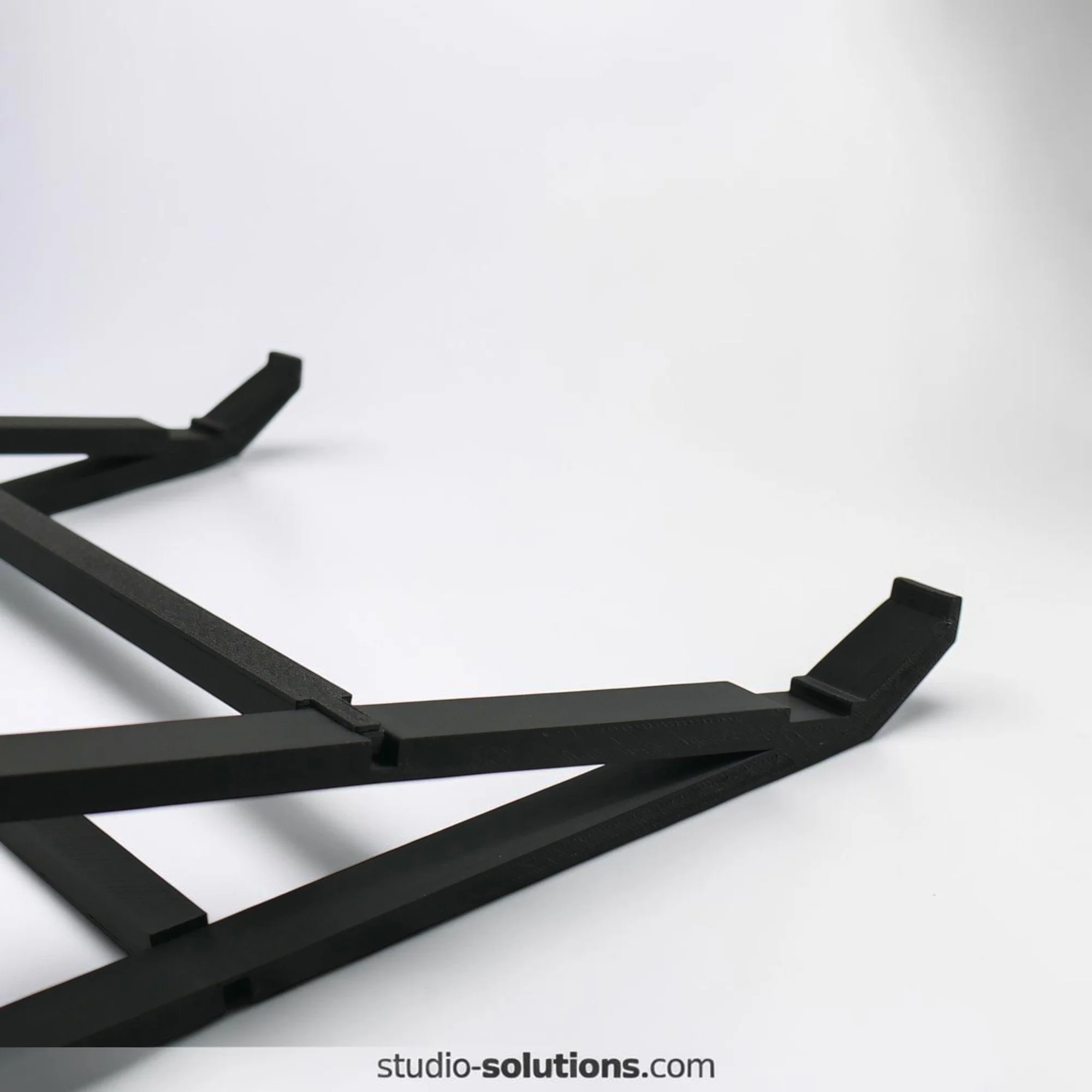 korg-minilogue-xd-15-degree-desktop-synth-stand-studio-solutions-retention-lip-close-up.jpg