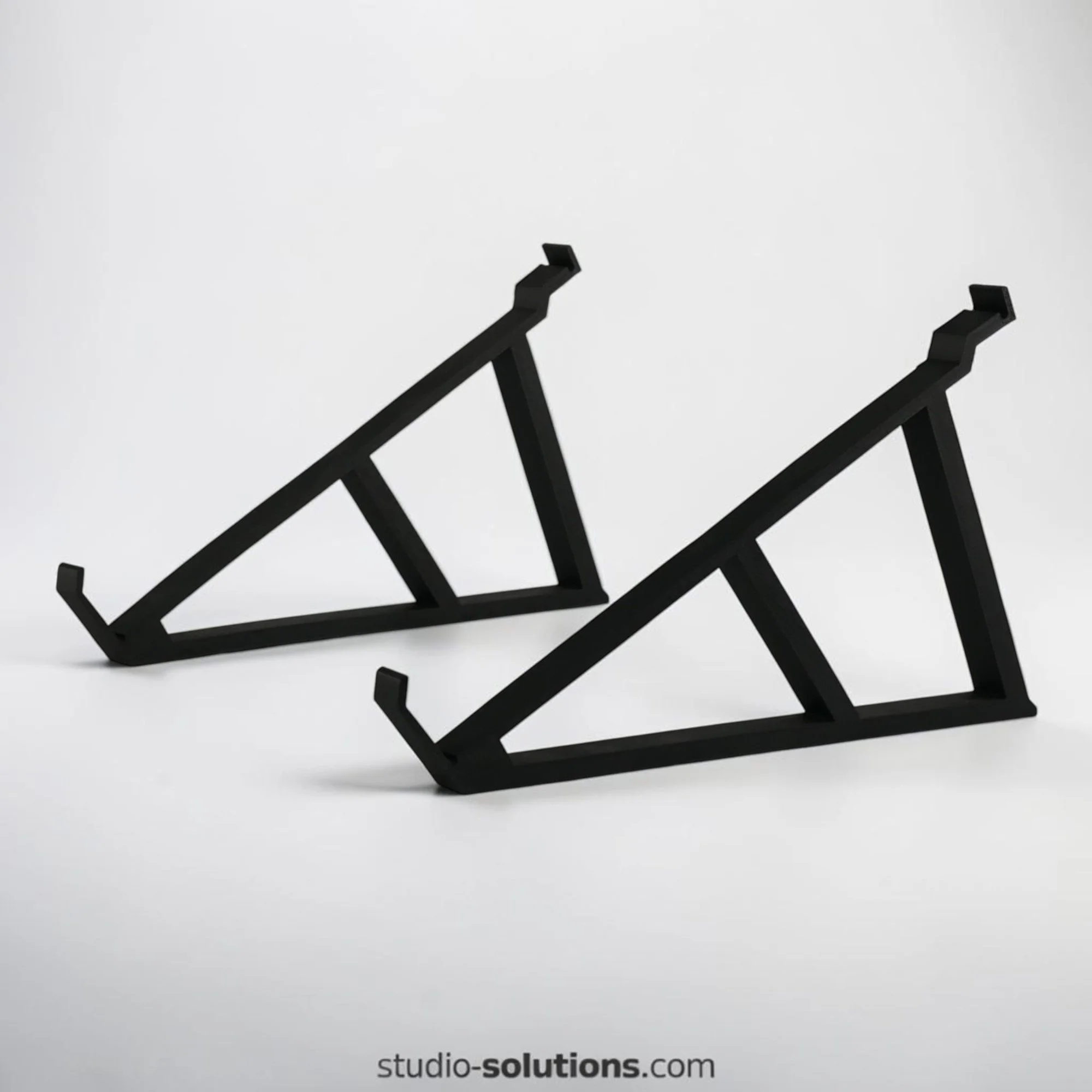 behringer-rd-8-rd-9-30-degree-desktop-stand-studio-solutions-empty-stand-front-view.jpg