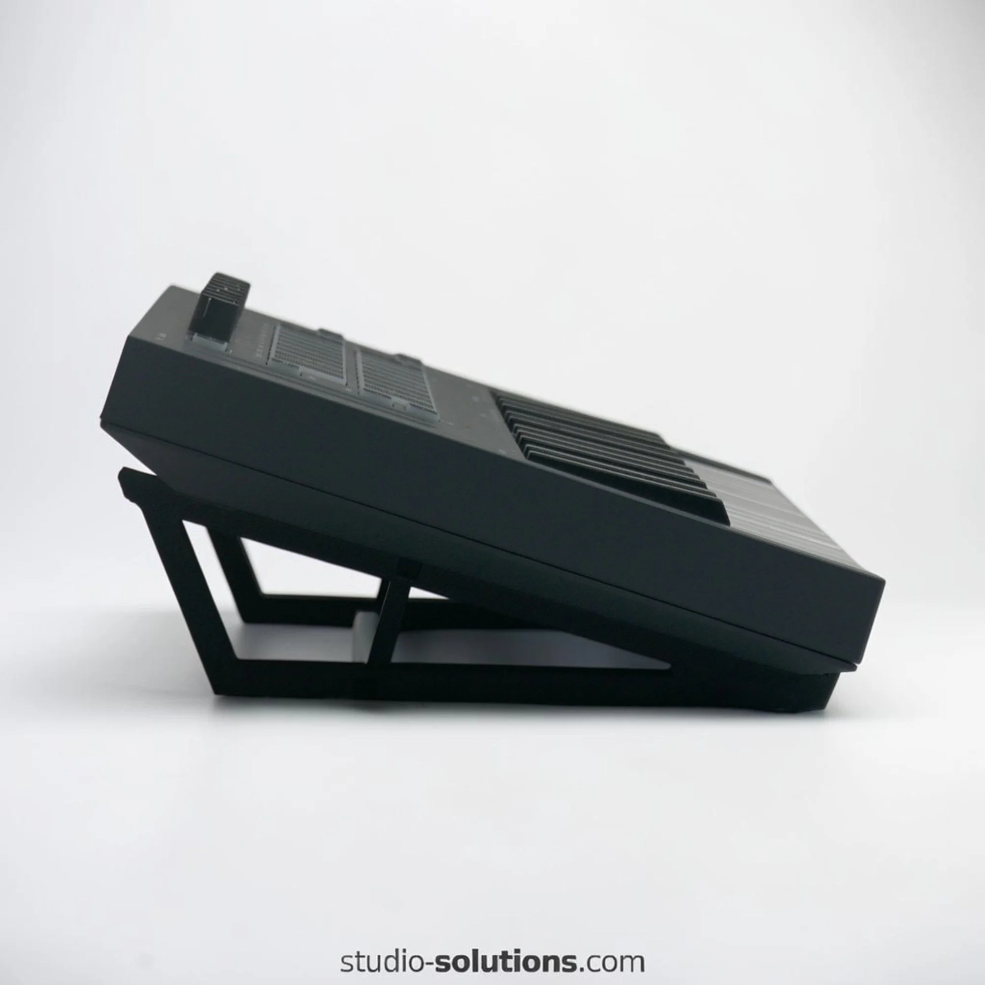 05-stand-side-view.jpg